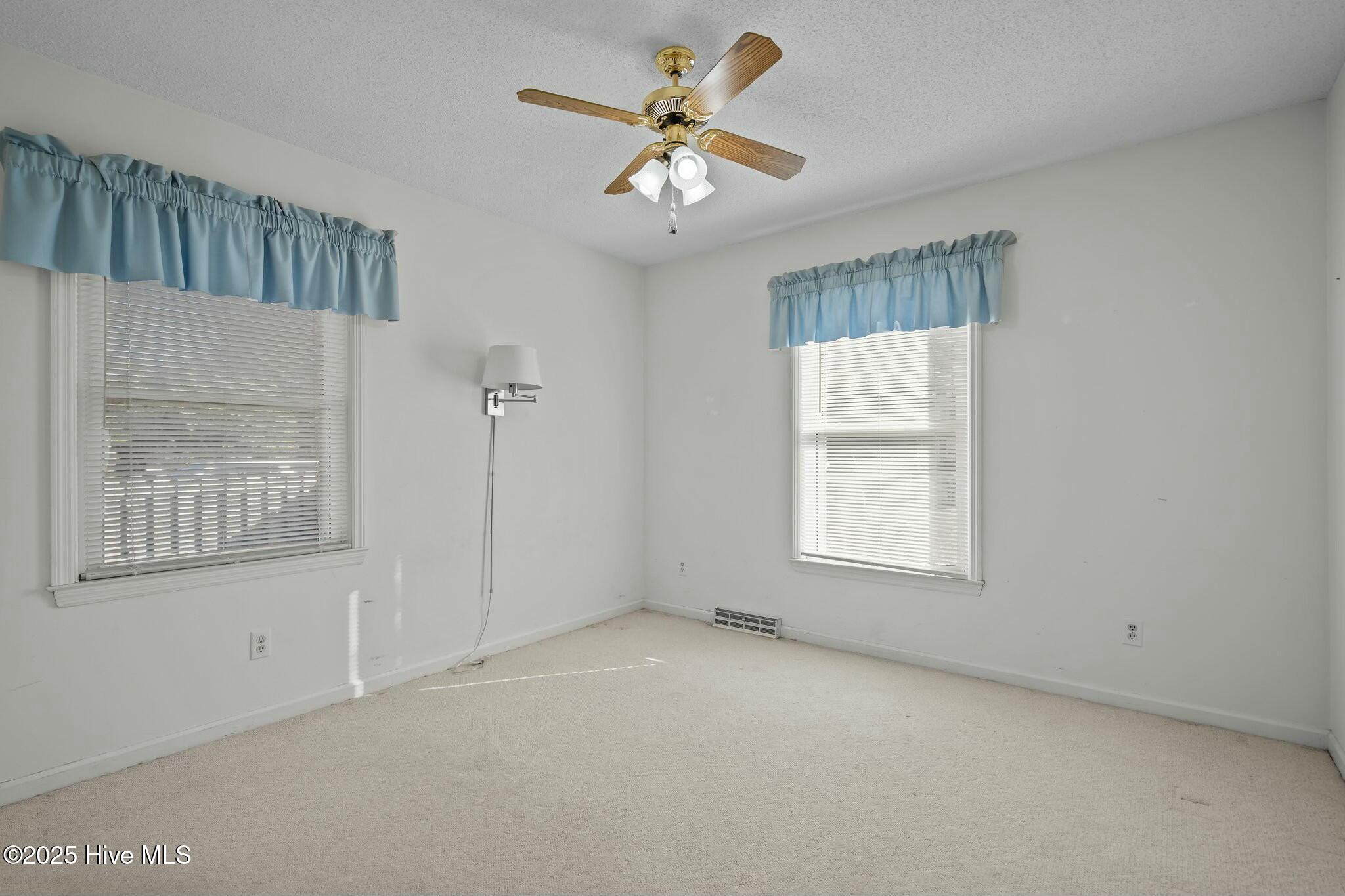 301 R L Honeycutt Drive Property Photo 39