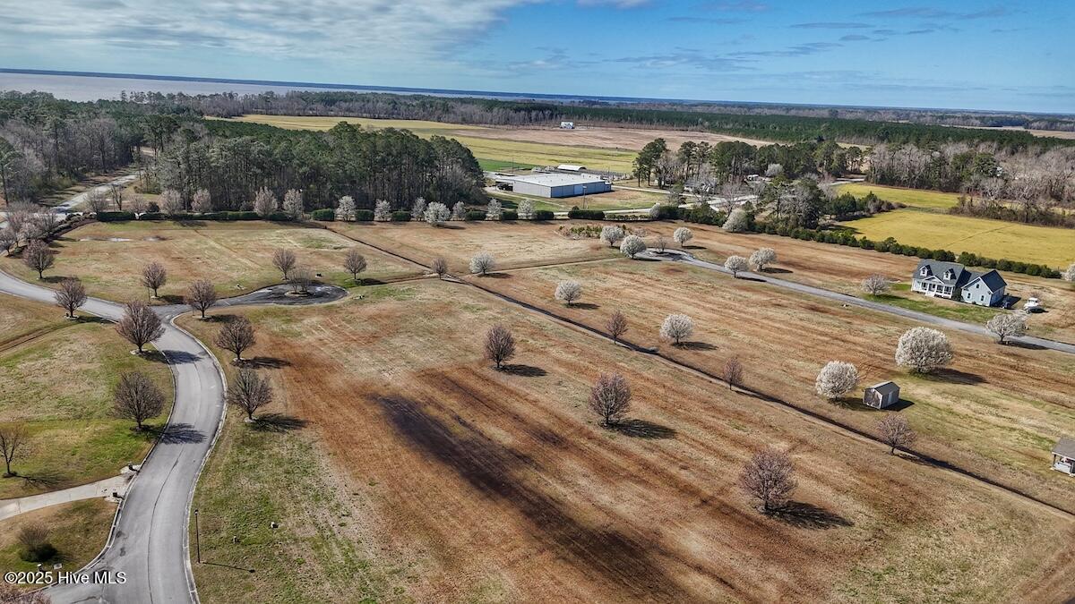 175 Southern Way Property Photo 4