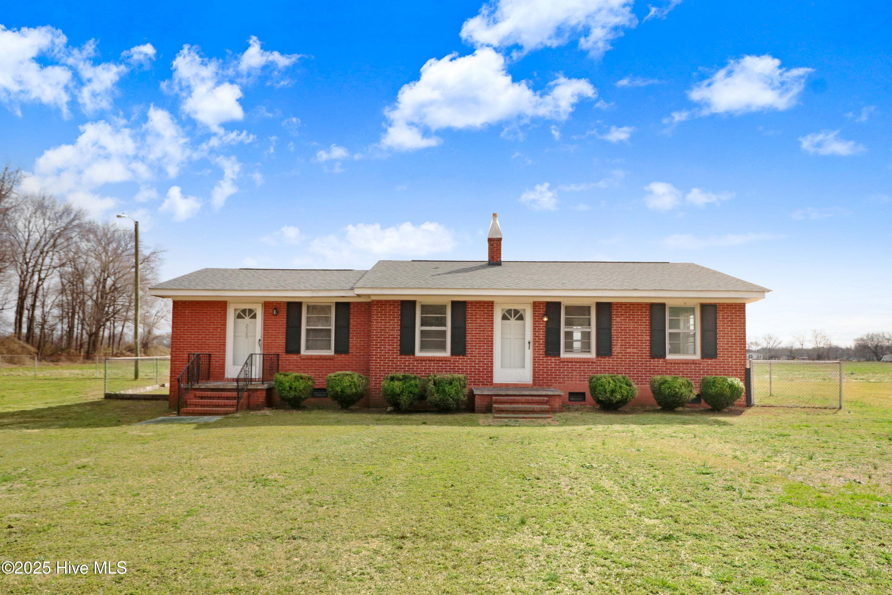 2305 Old Mt Olive Highway Property Photo