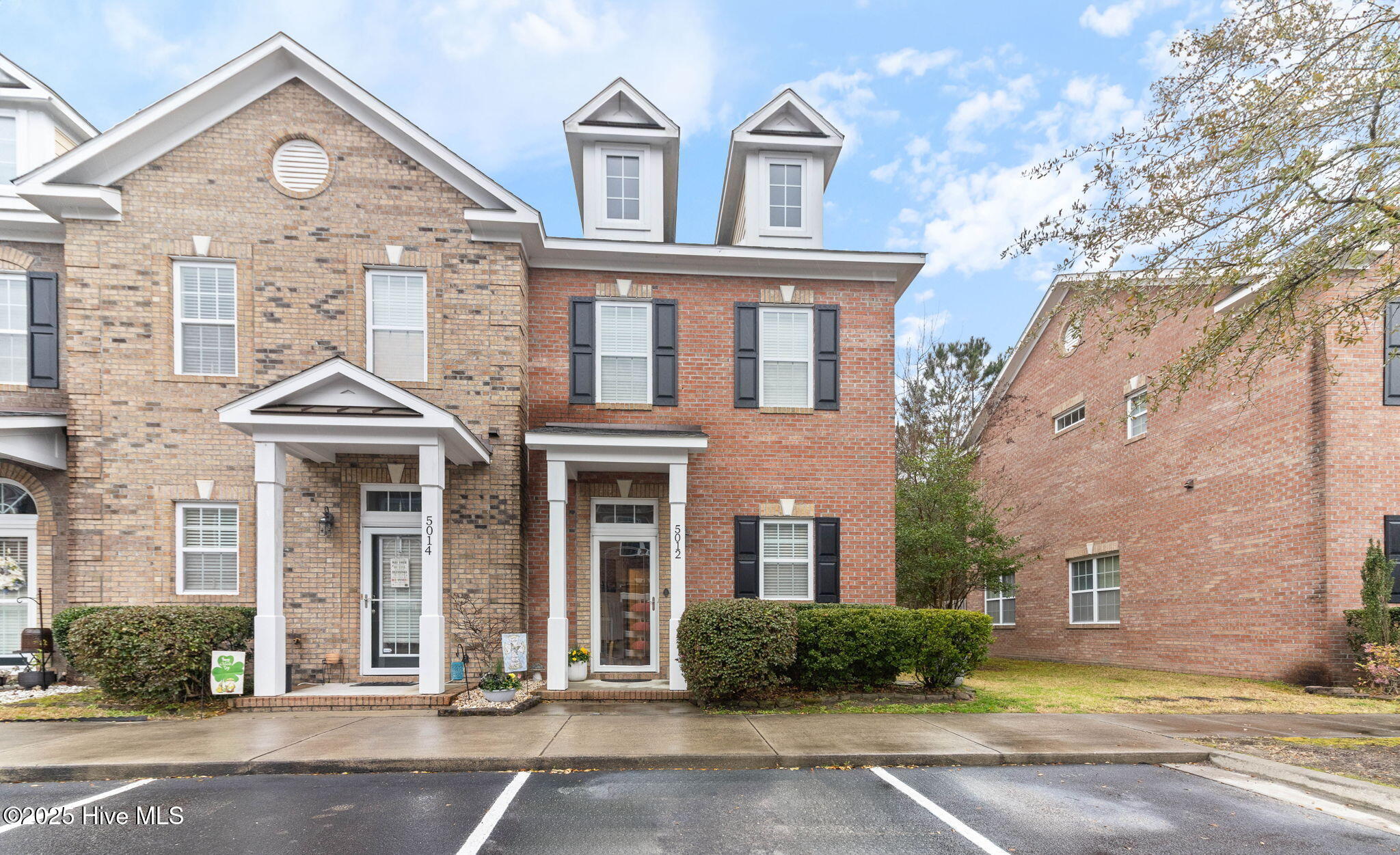 5012 Exton Park Loop Property Photo