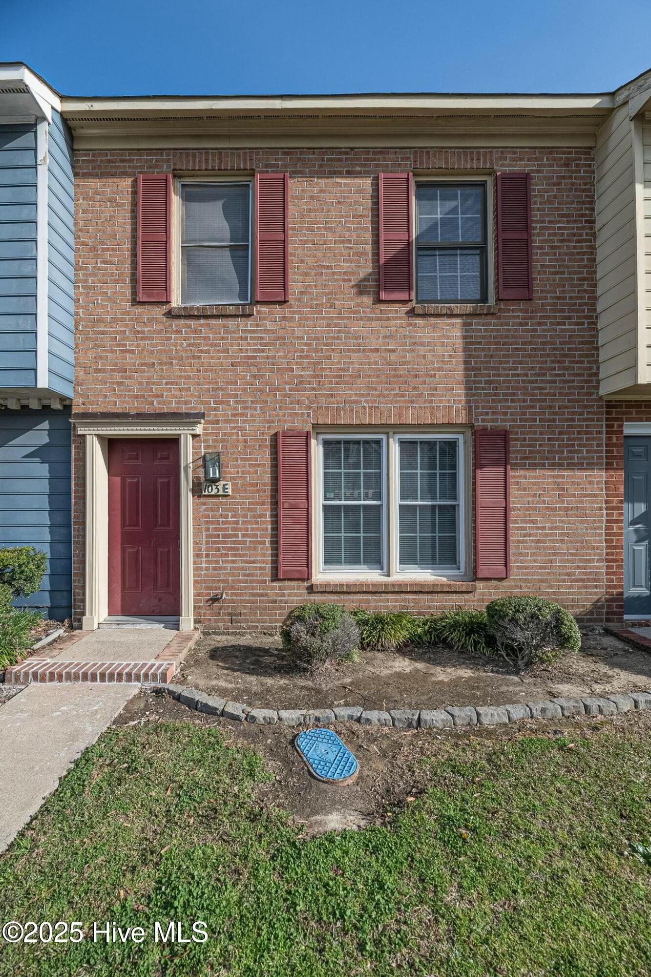 103 Concord Drive E Property Photo