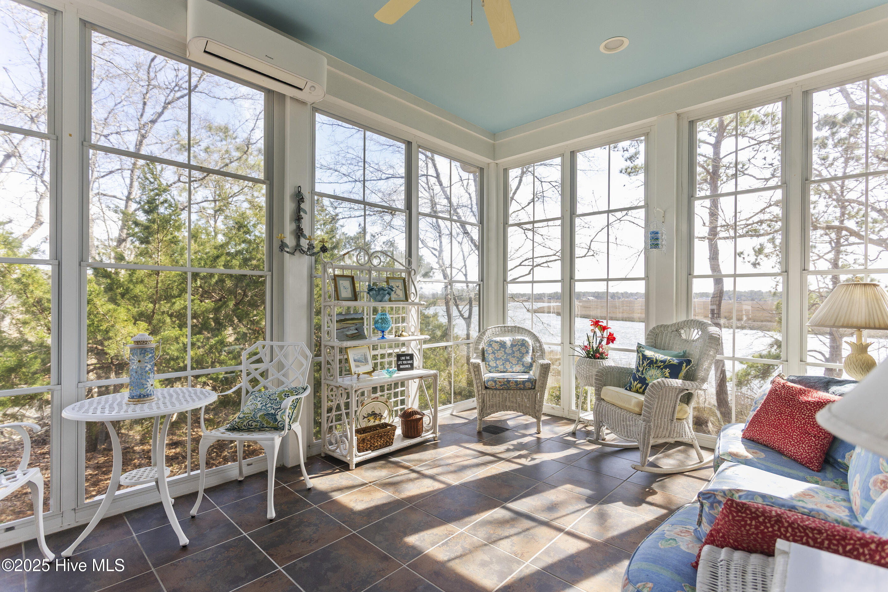 466 Herring Gull Court Property Photo 16