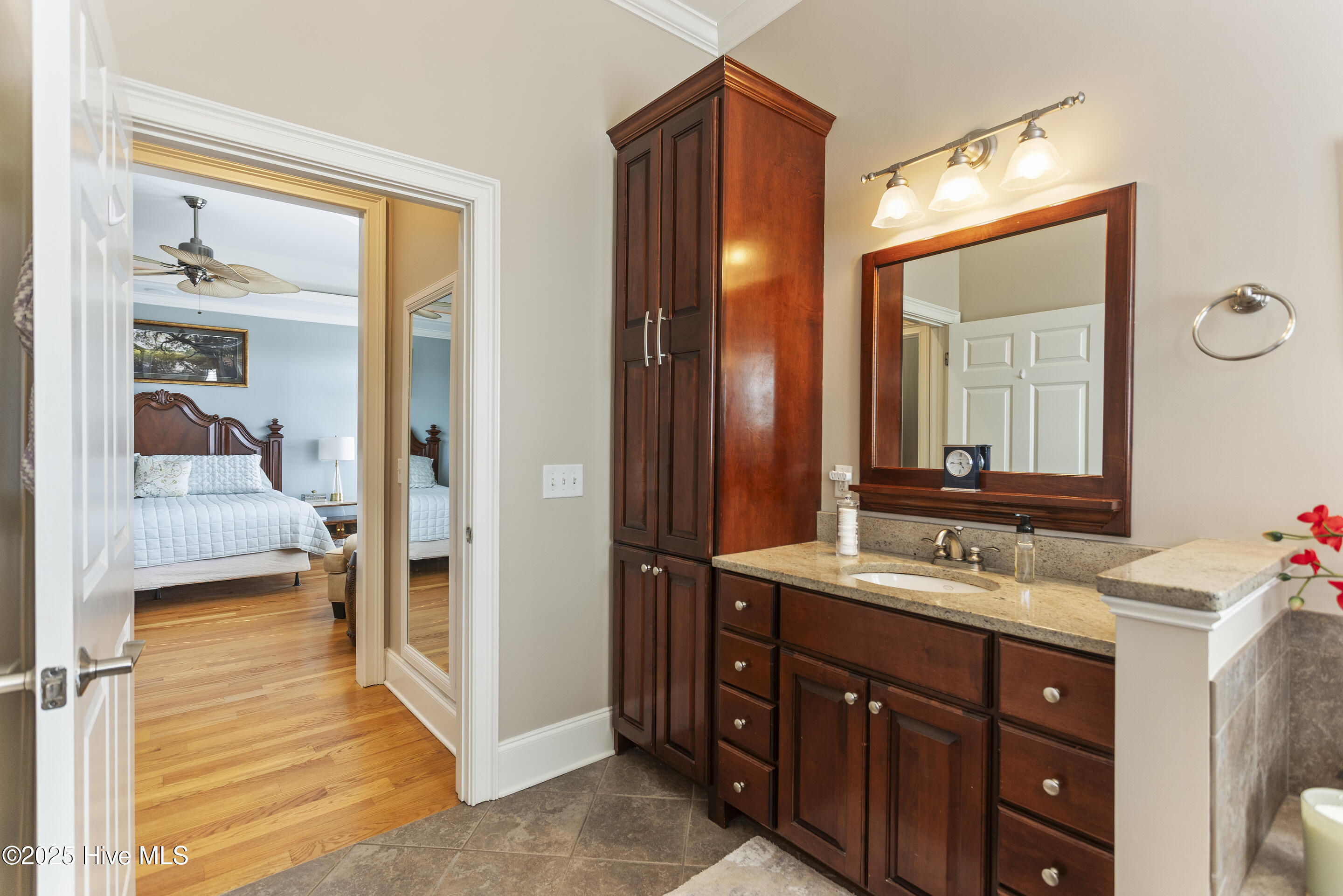 466 Herring Gull Court Property Photo 33