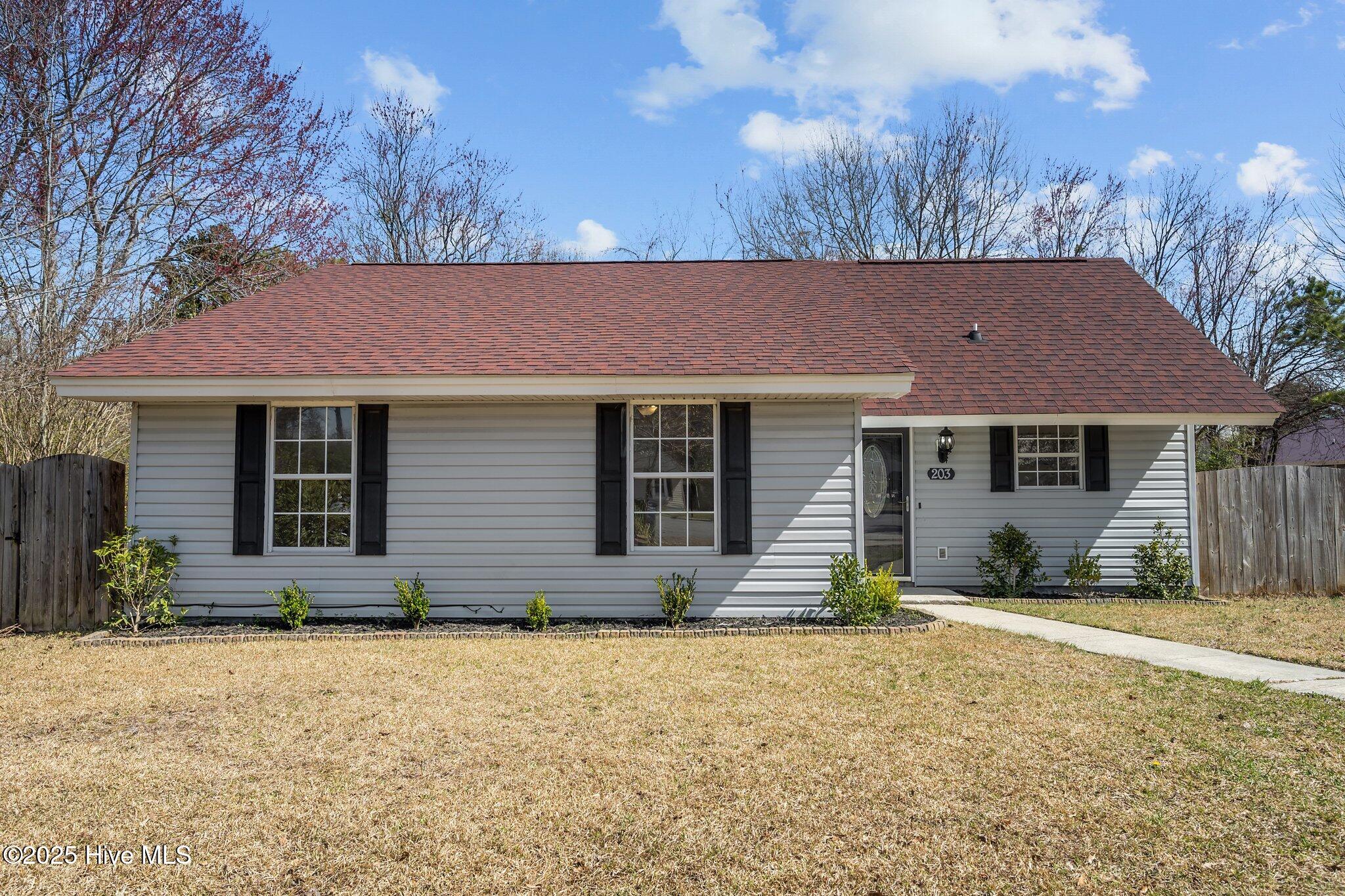 203 N Willow Lane Property Photo