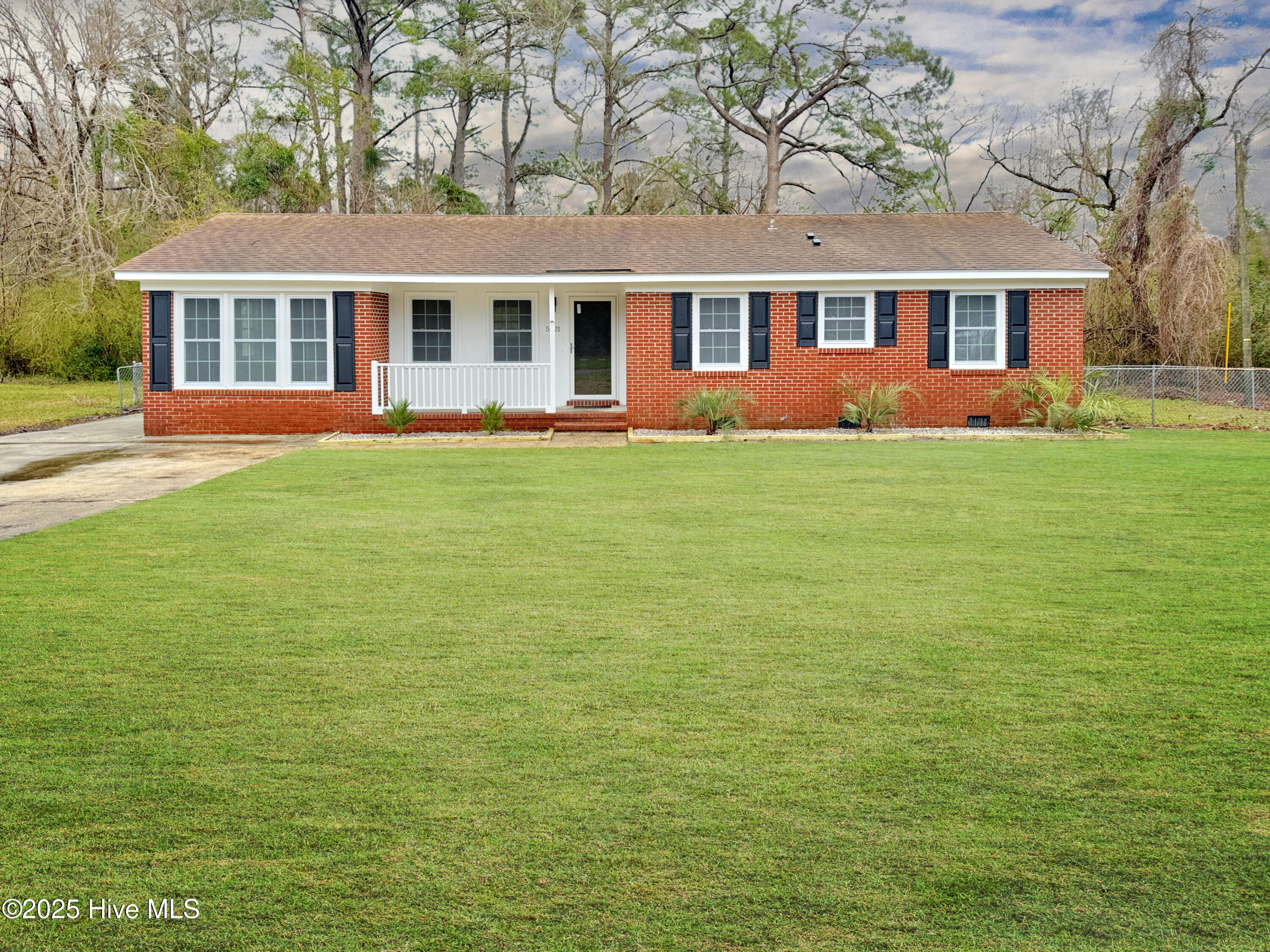 5021 Ilex Drive Property Photo