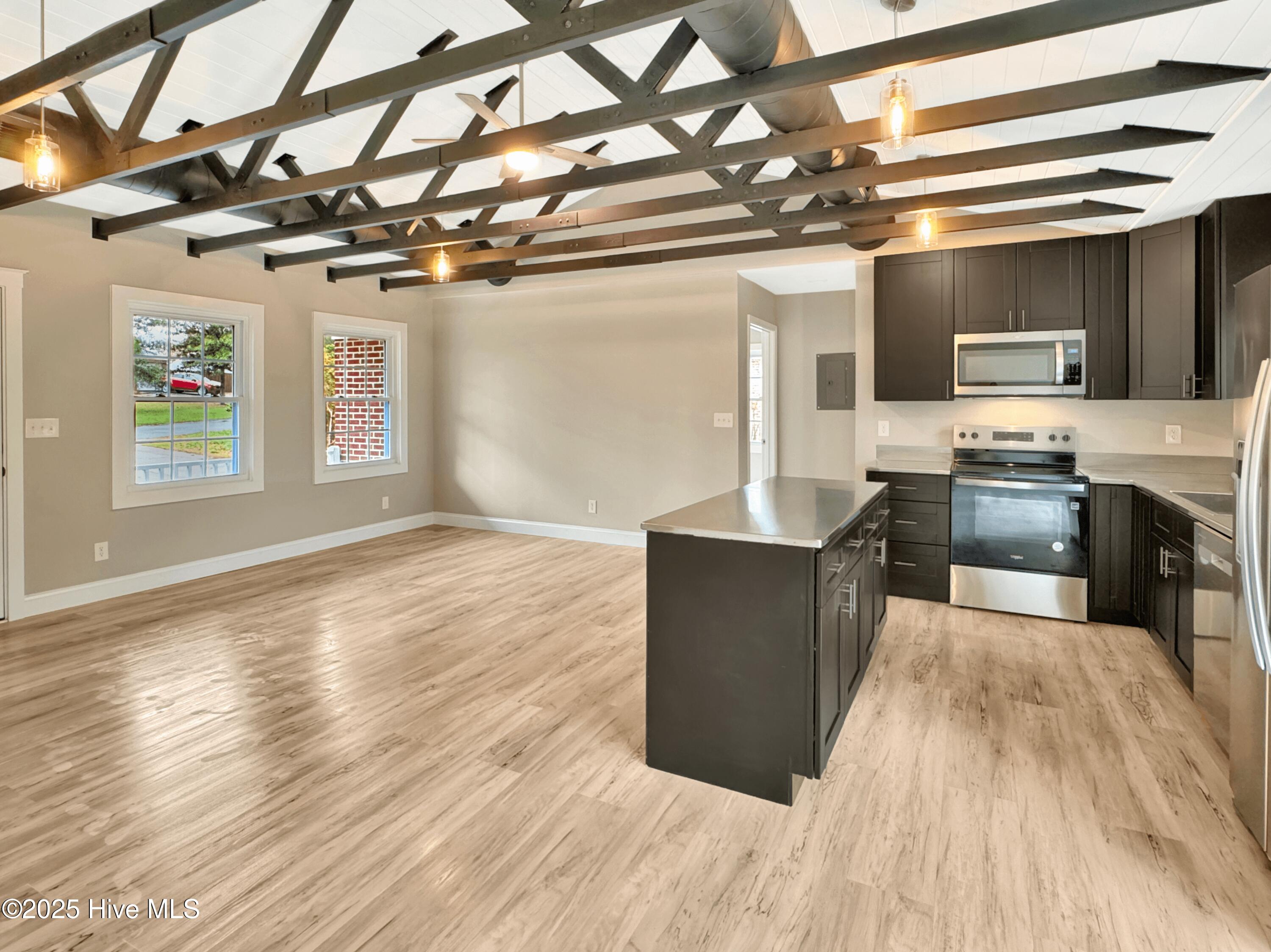 5021 Ilex Drive Property Photo 11