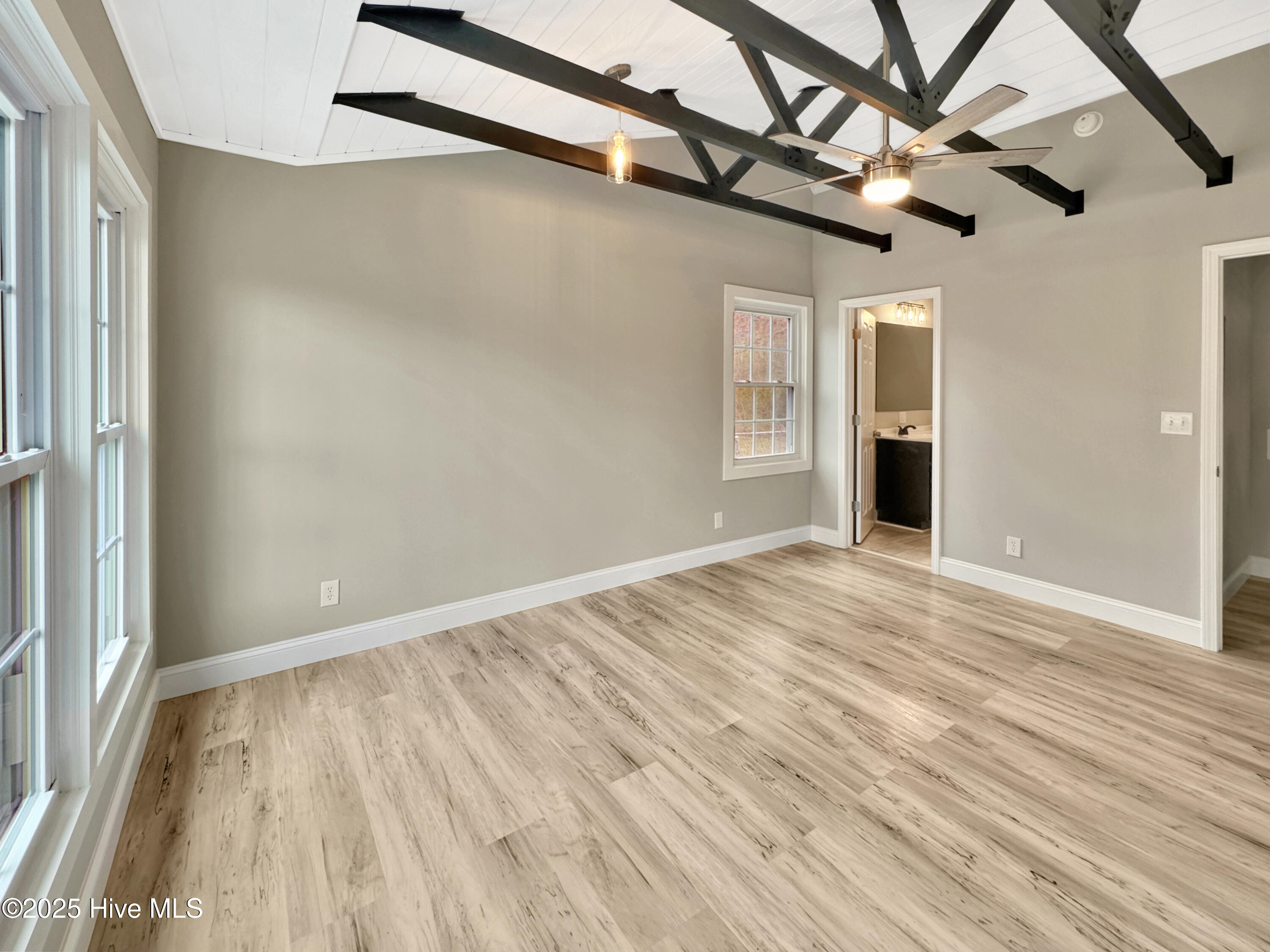 5021 Ilex Drive Property Photo 17