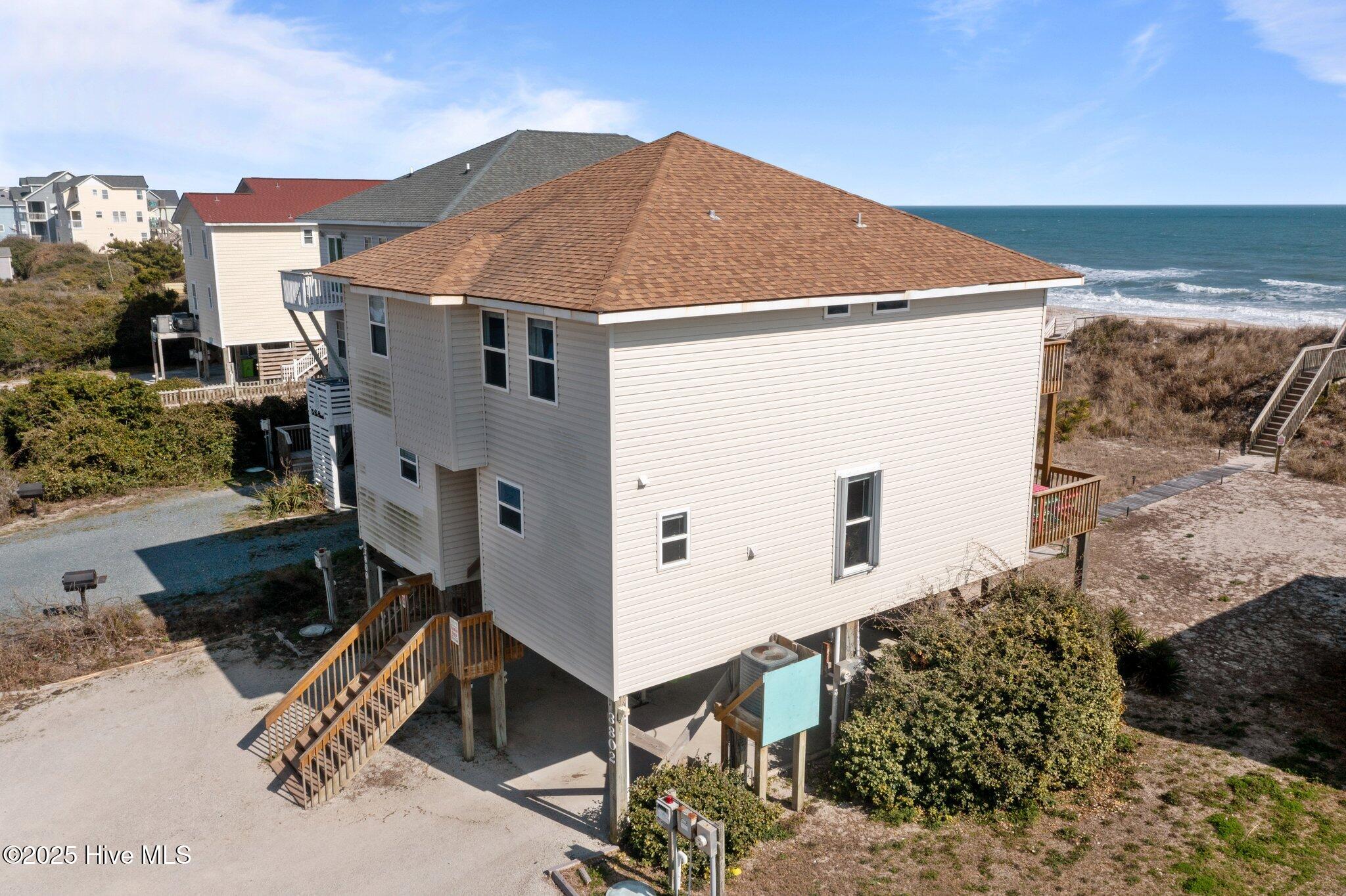 3802 Island Drive Property Photo 1