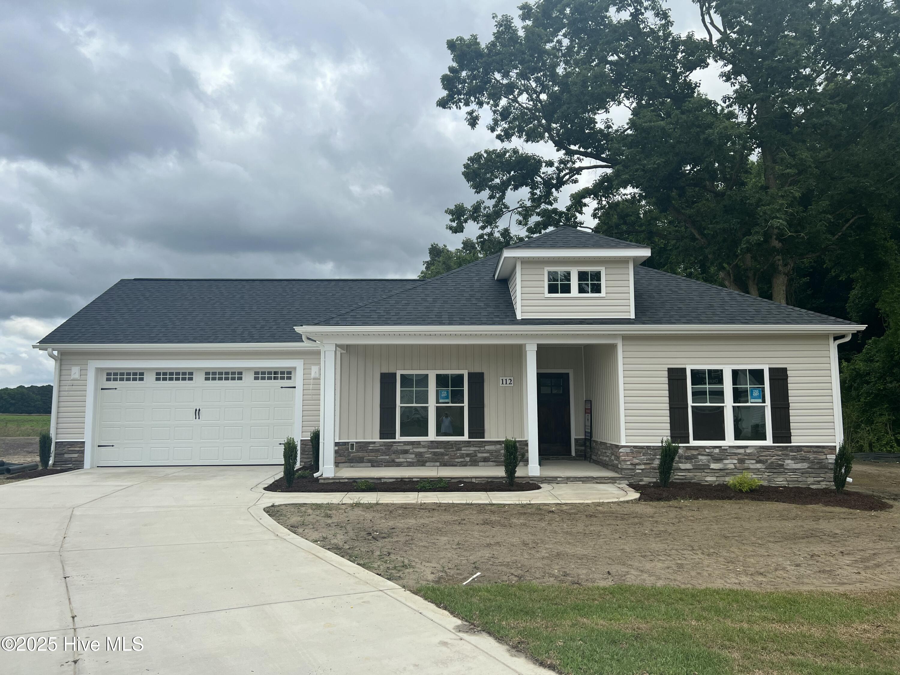 112 Dunbar Hill Drive Property Photo 1