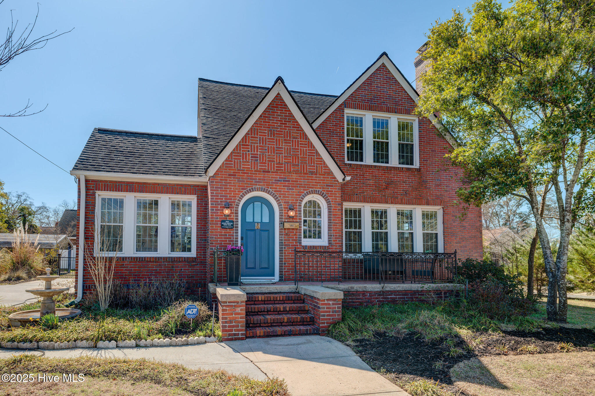 128 Northern Boulevard Property Photo