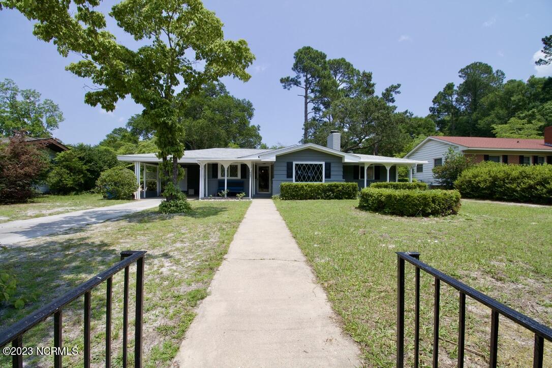 607 Larchmont Drive Property Photo