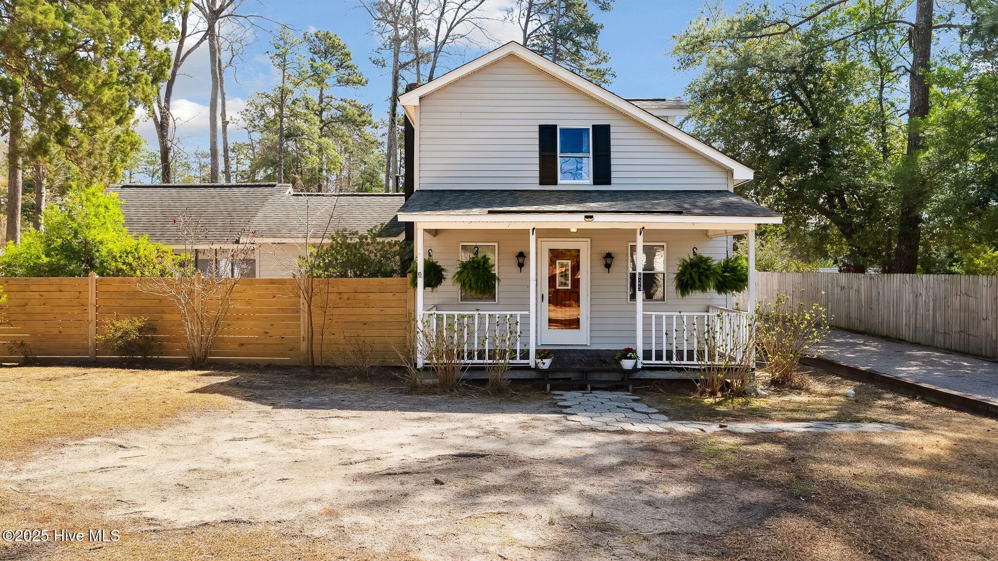 625 S May Street Property Photo