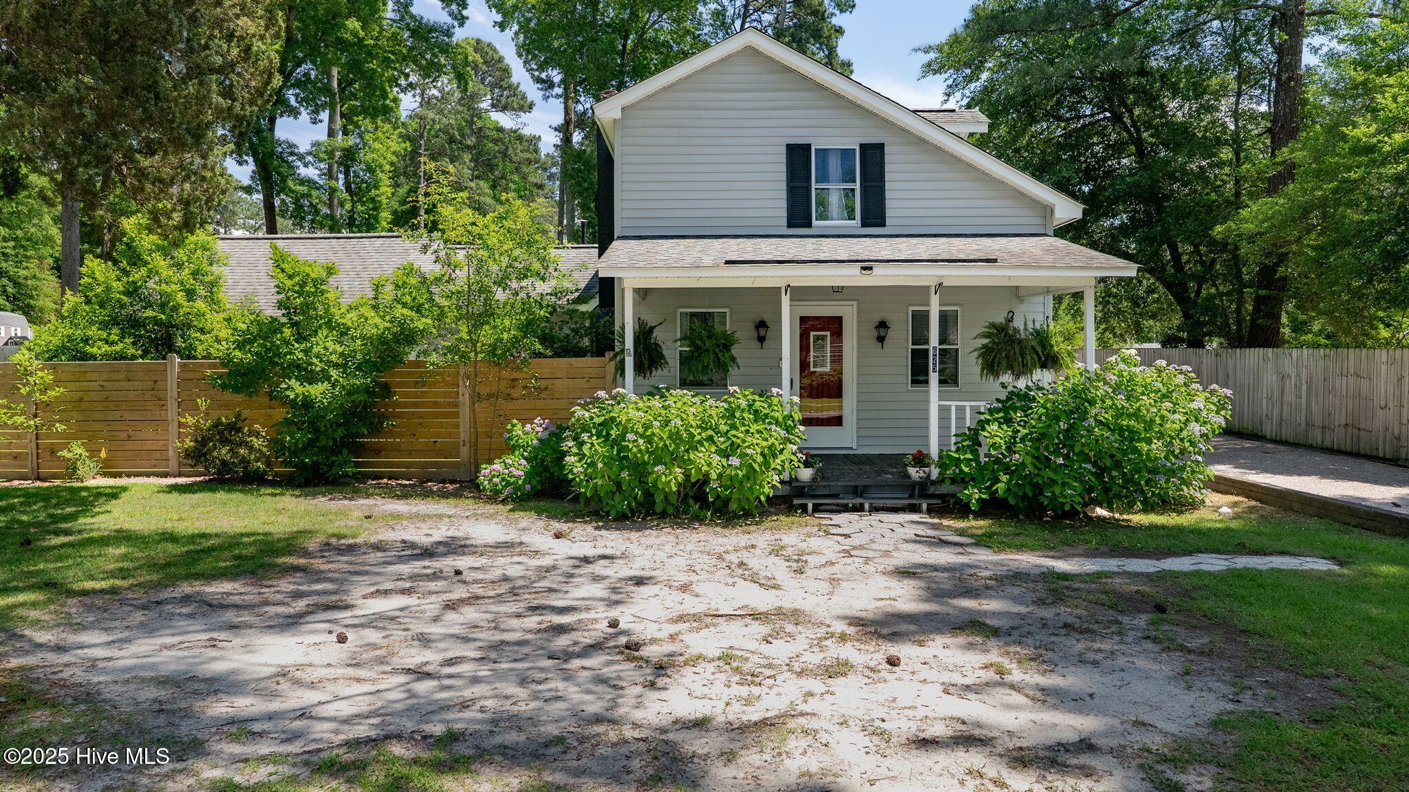 625 S May Street Property Photo 1