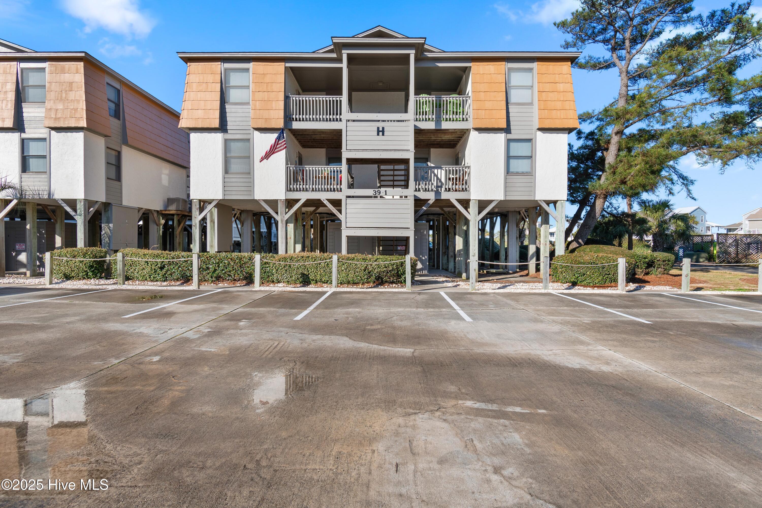 39 Ocean Isle West Boulevard W H-1 Property Photo 2