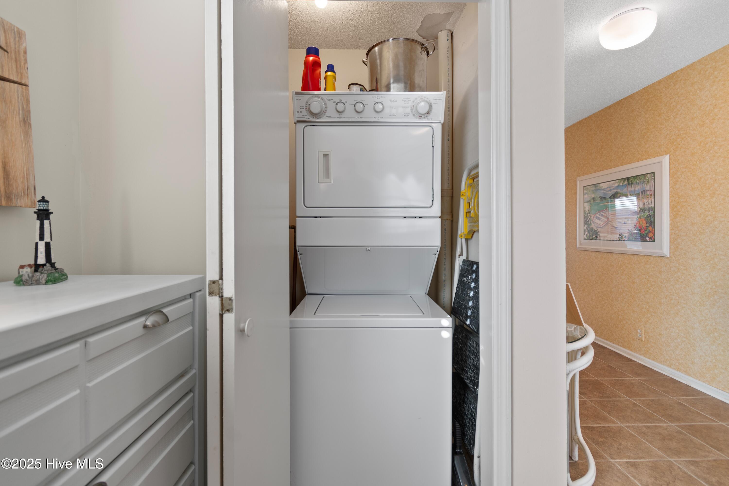 39 Ocean Isle West Boulevard W H-1 Property Photo 7