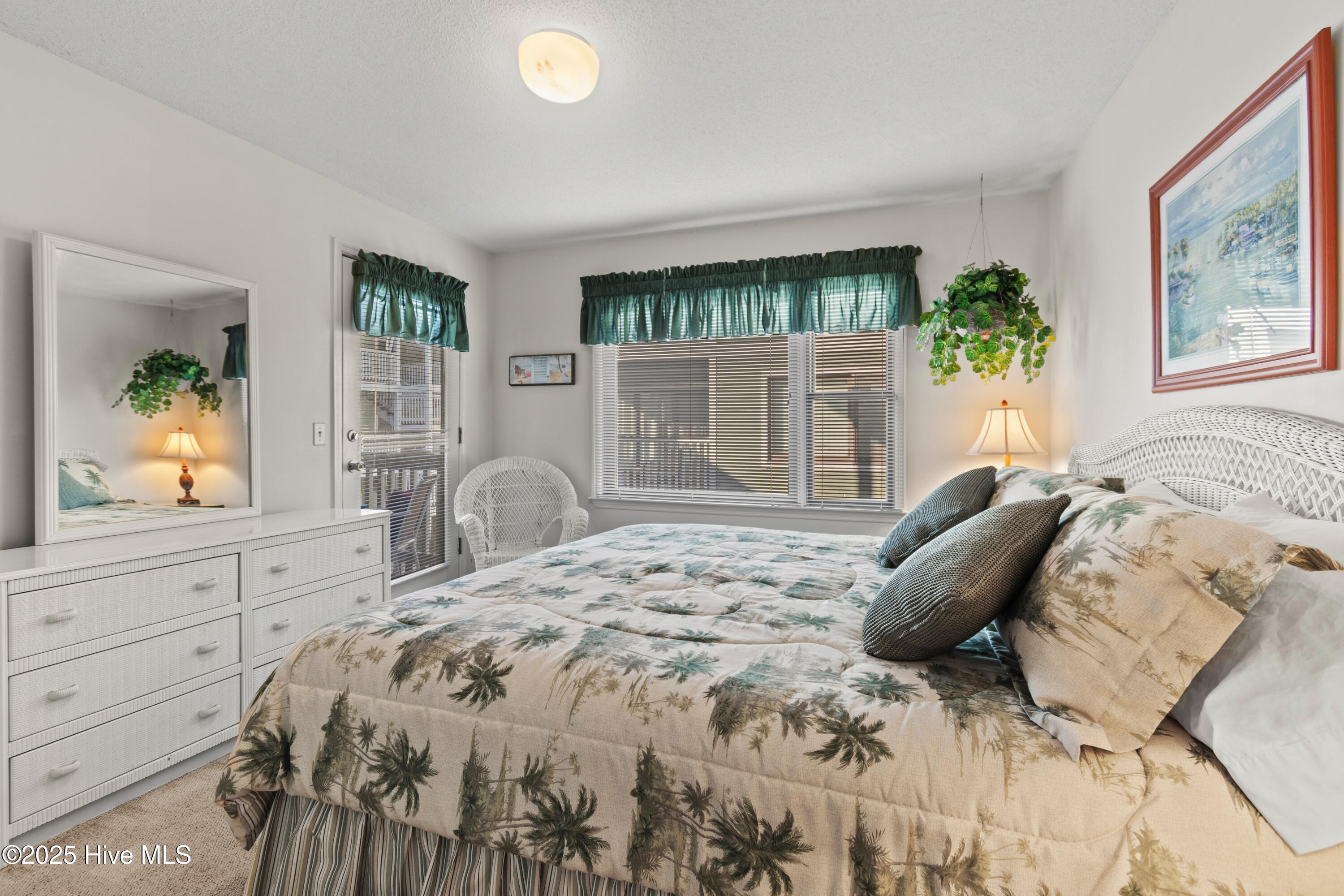 39 Ocean Isle West Boulevard W H-1 Property Photo 28