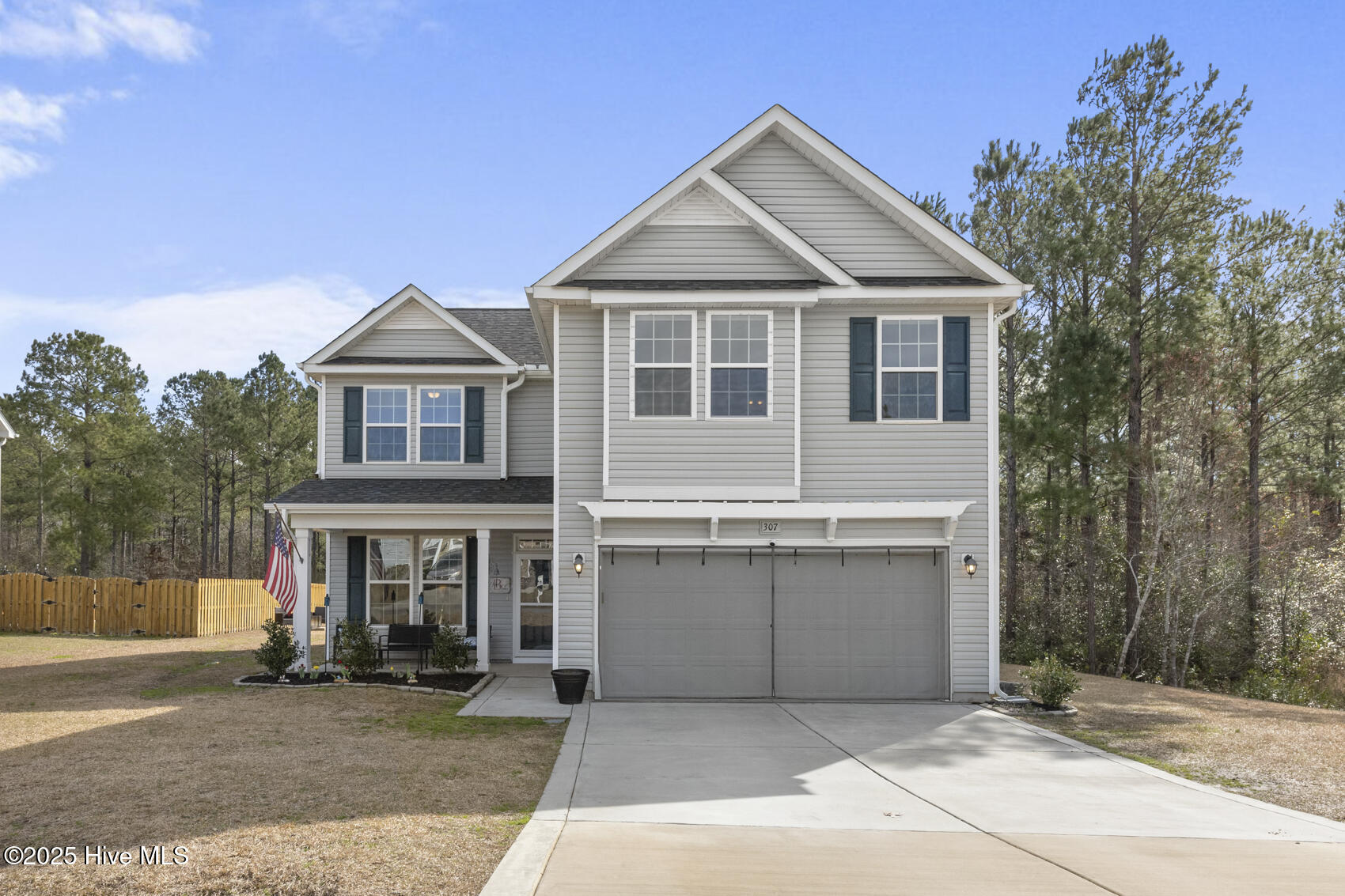 307 Neuse Drive Property Photo 1
