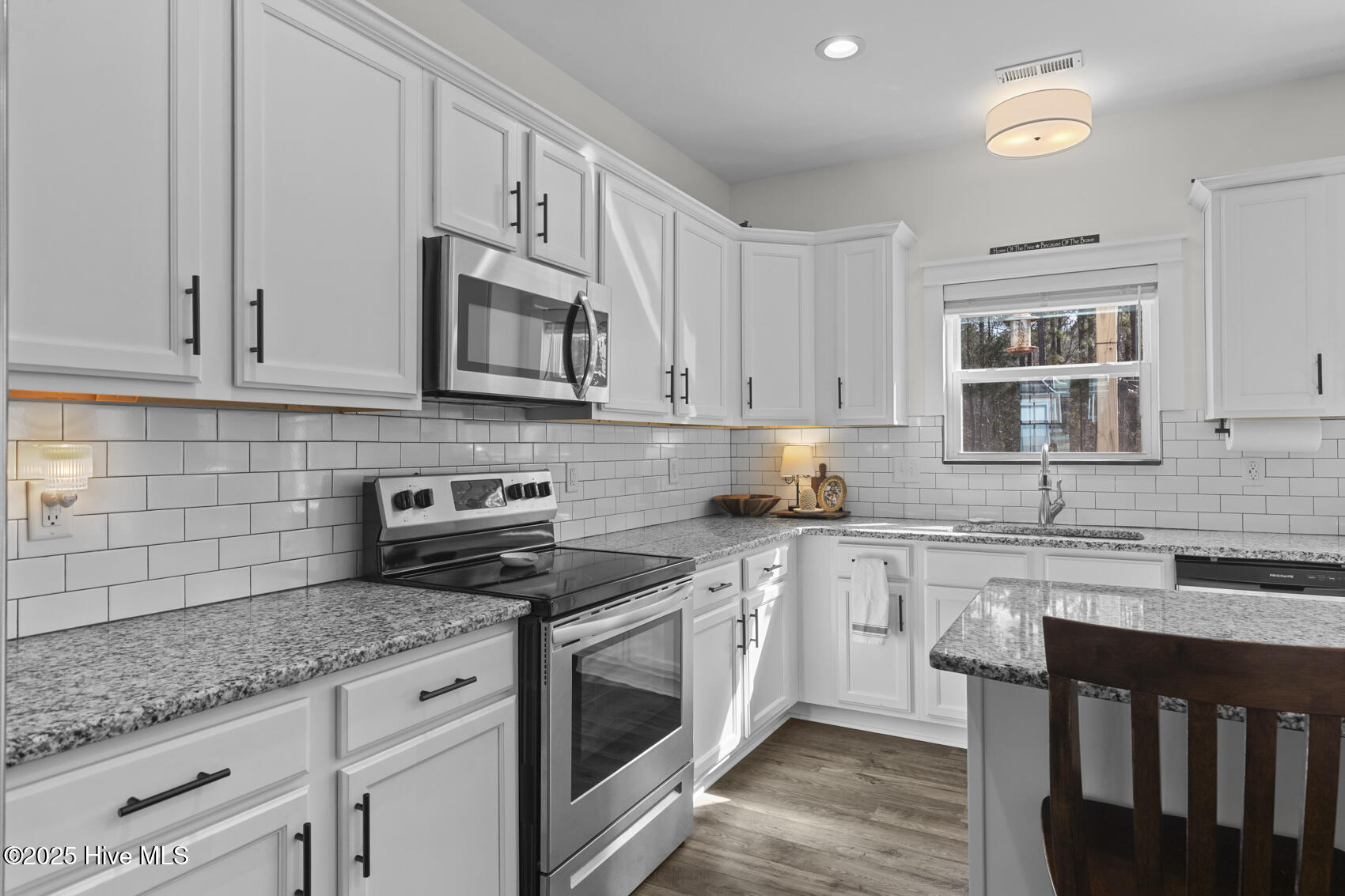 307 Neuse Drive Property Photo 11