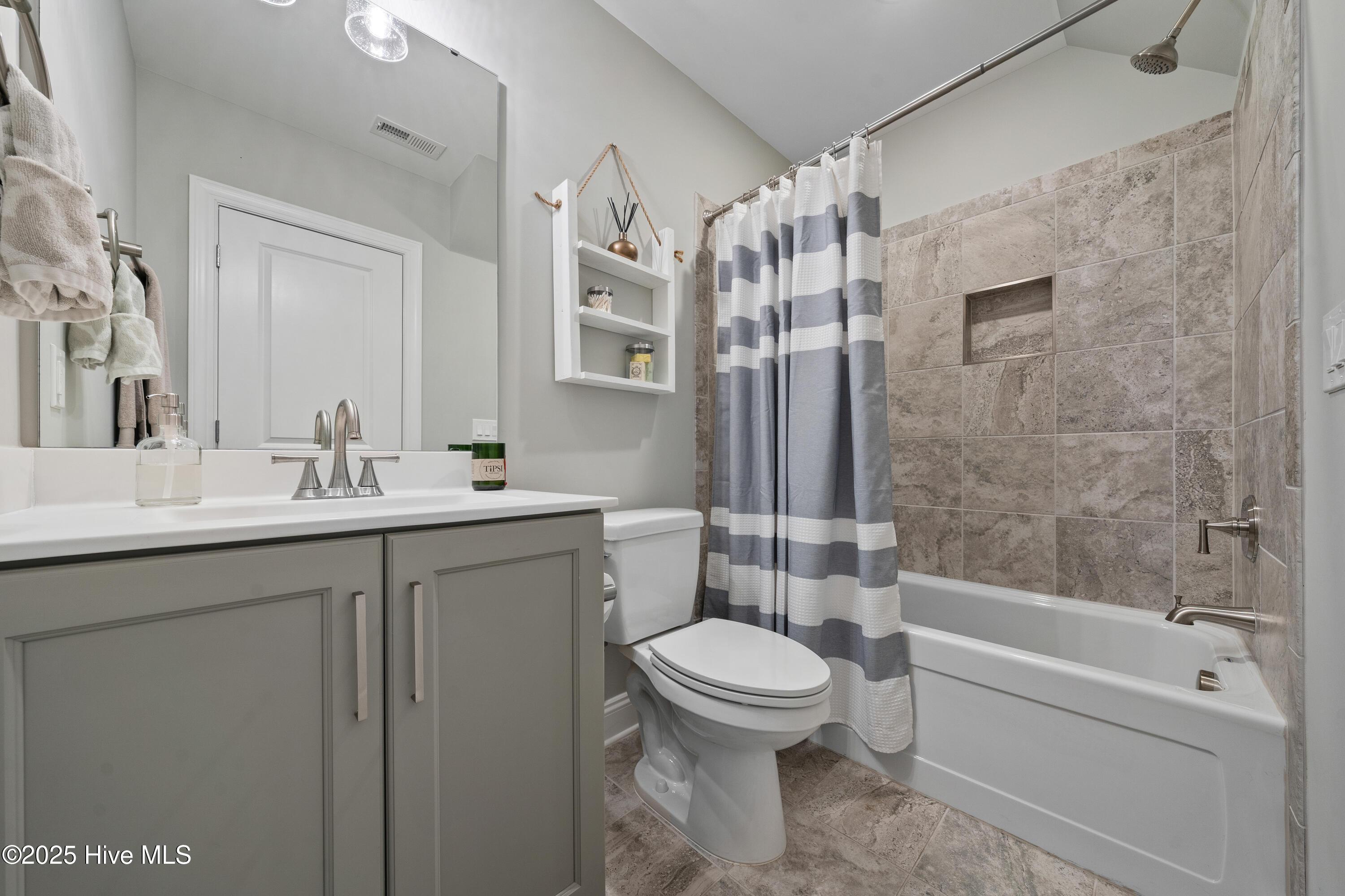 657 Edgerton Drive Property Photo 19
