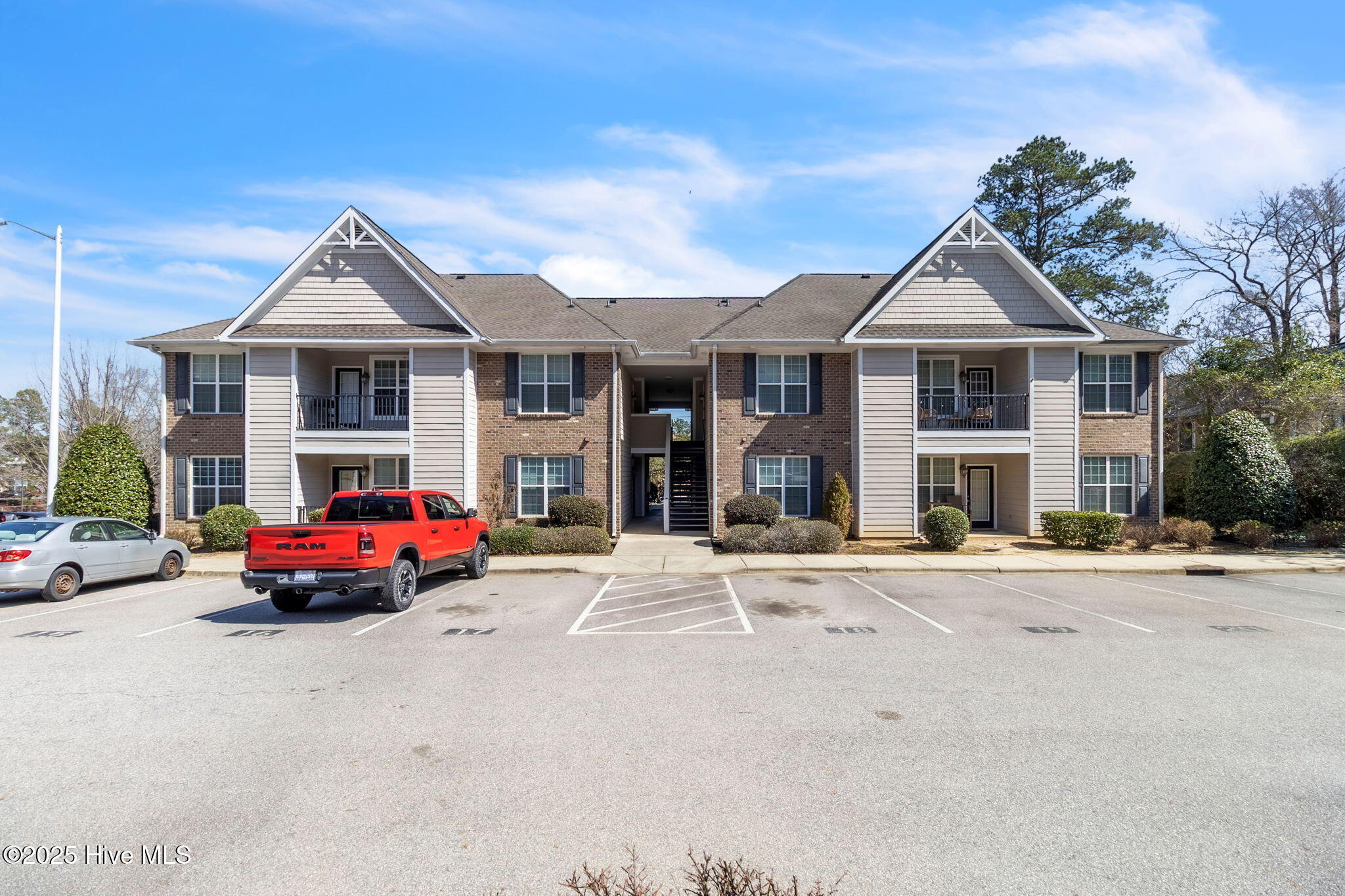28301 Real Estate Listings Main Image