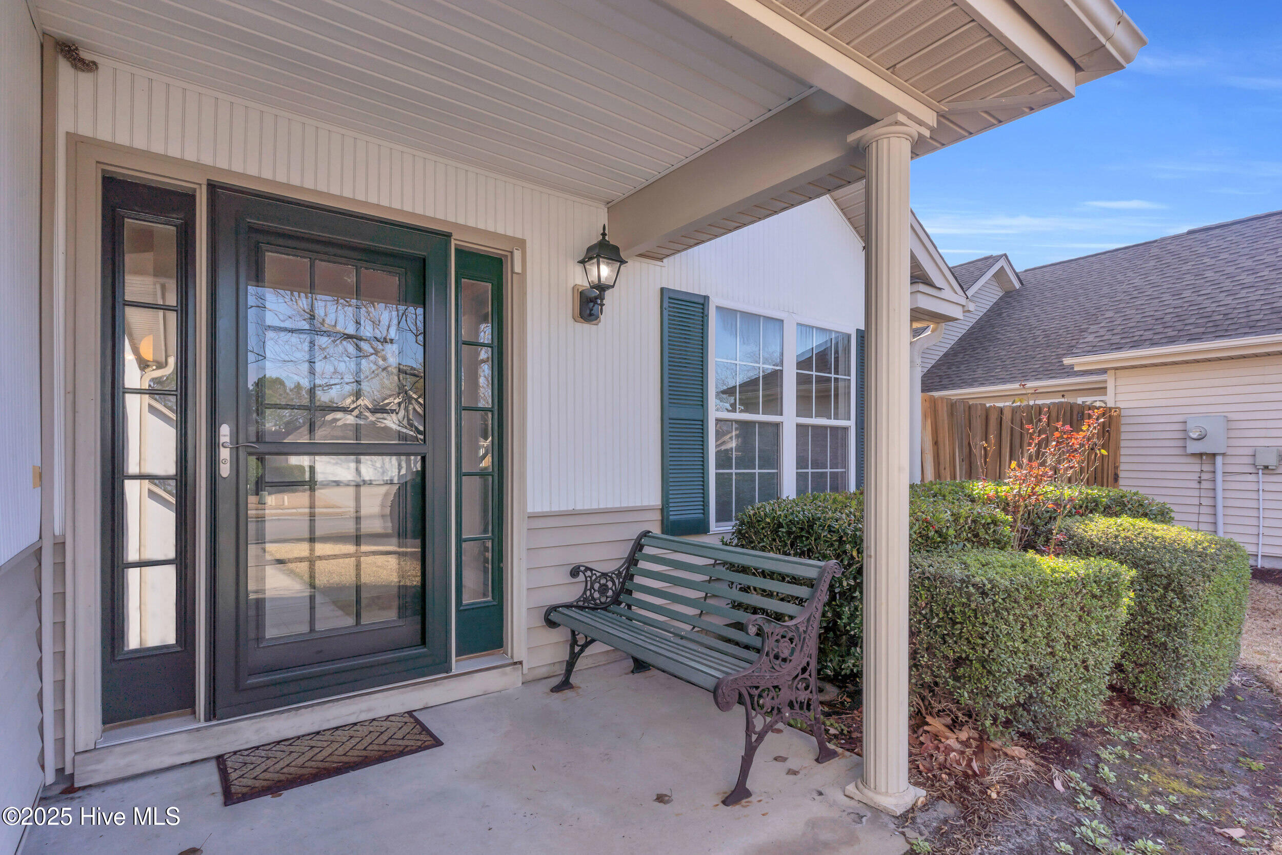 5323 Sun Coast Drive Property Photo 3