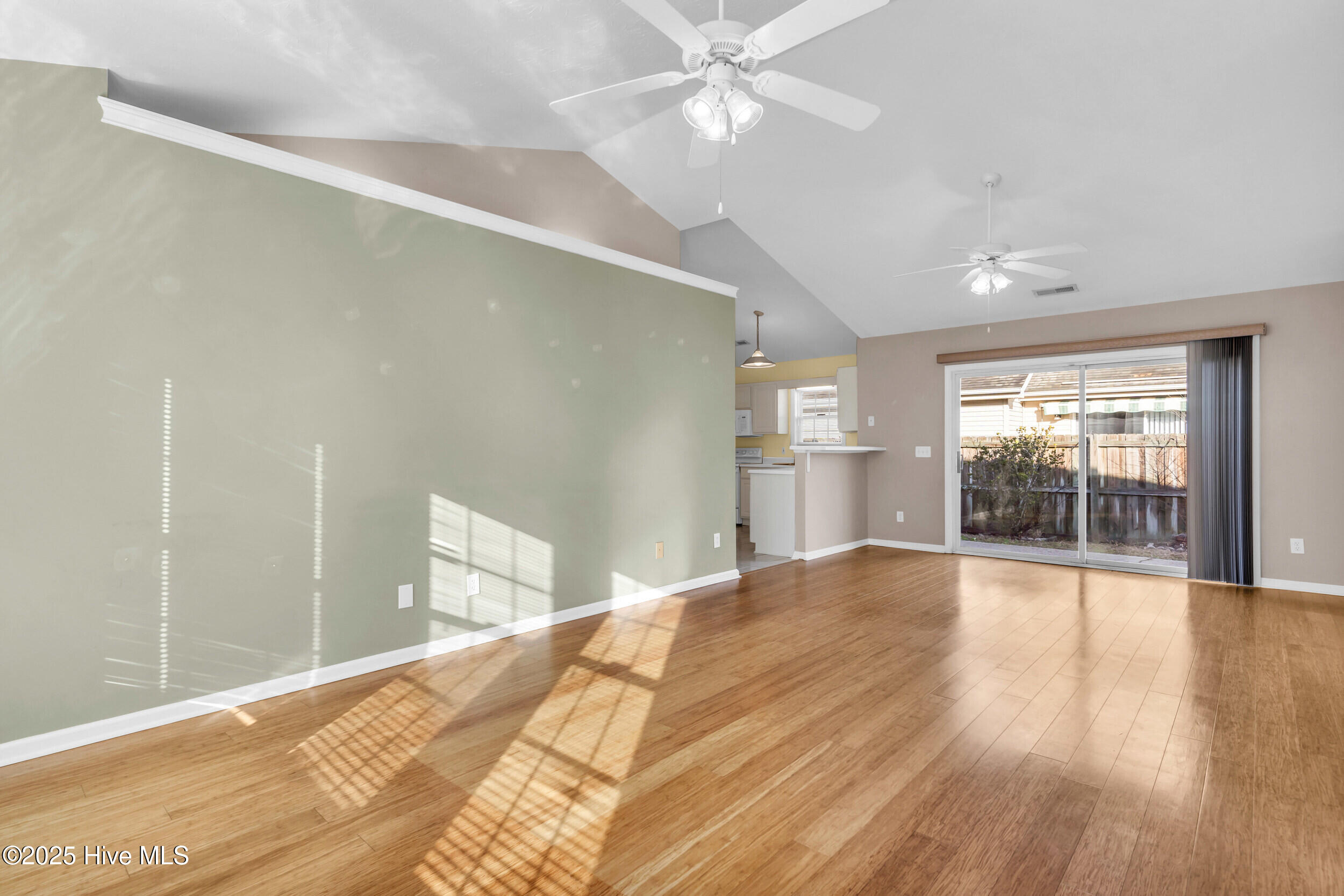 5323 Sun Coast Drive Property Photo 7