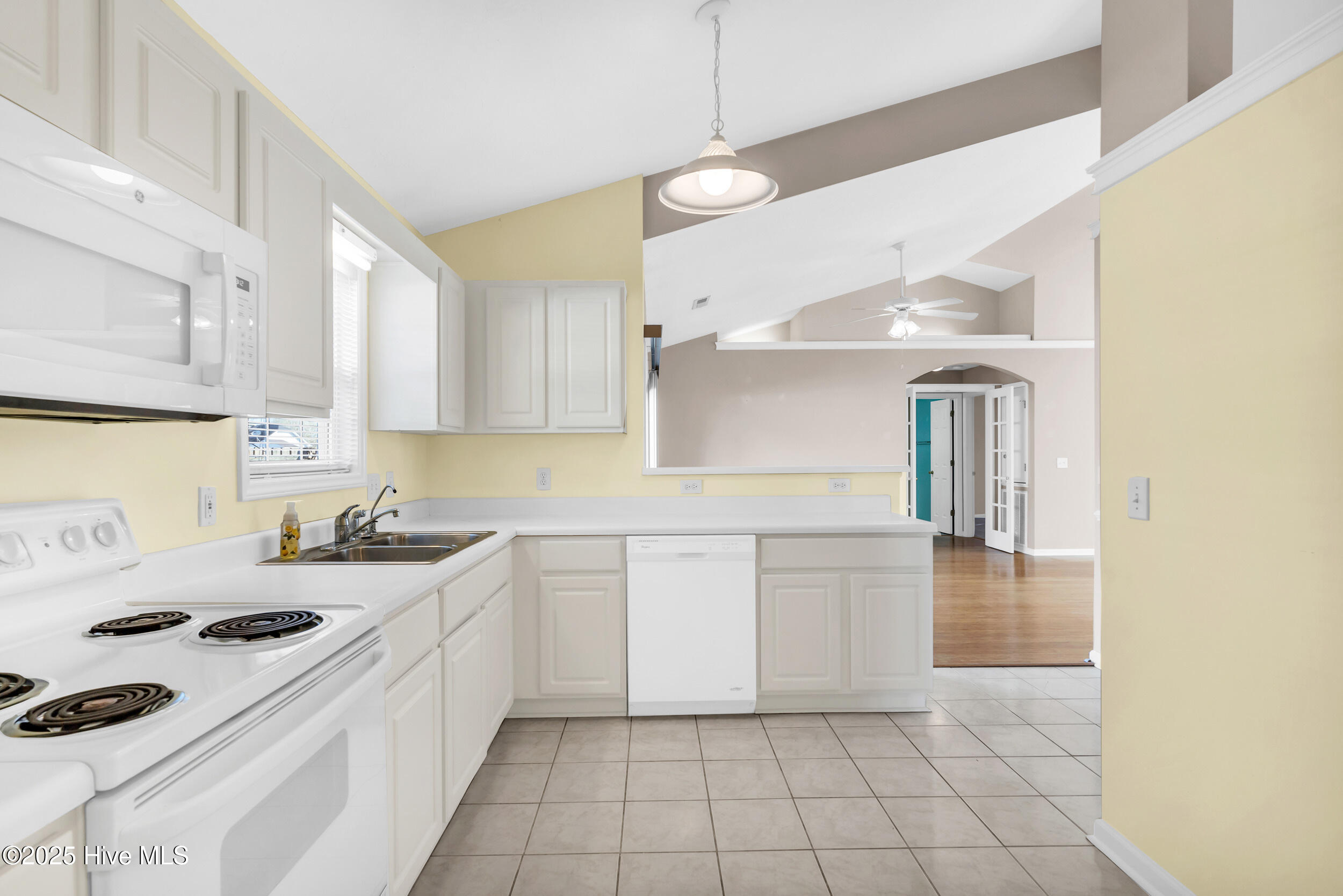 5323 Sun Coast Drive Property Photo 12