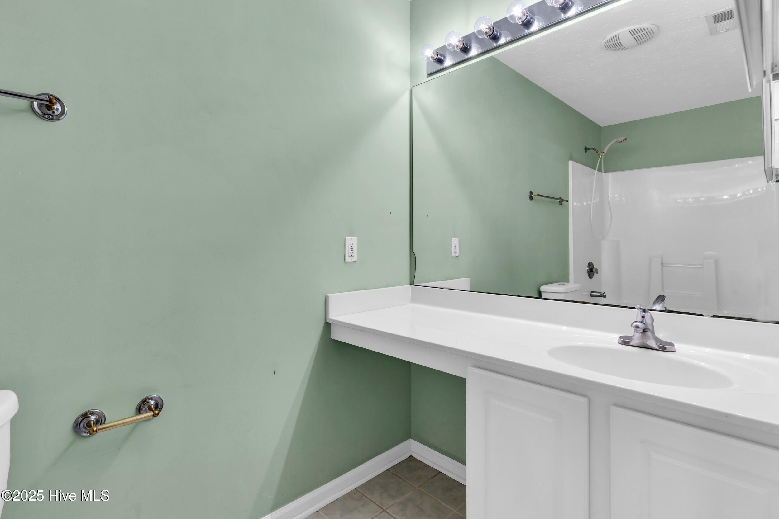 5323 Sun Coast Drive Property Photo 16