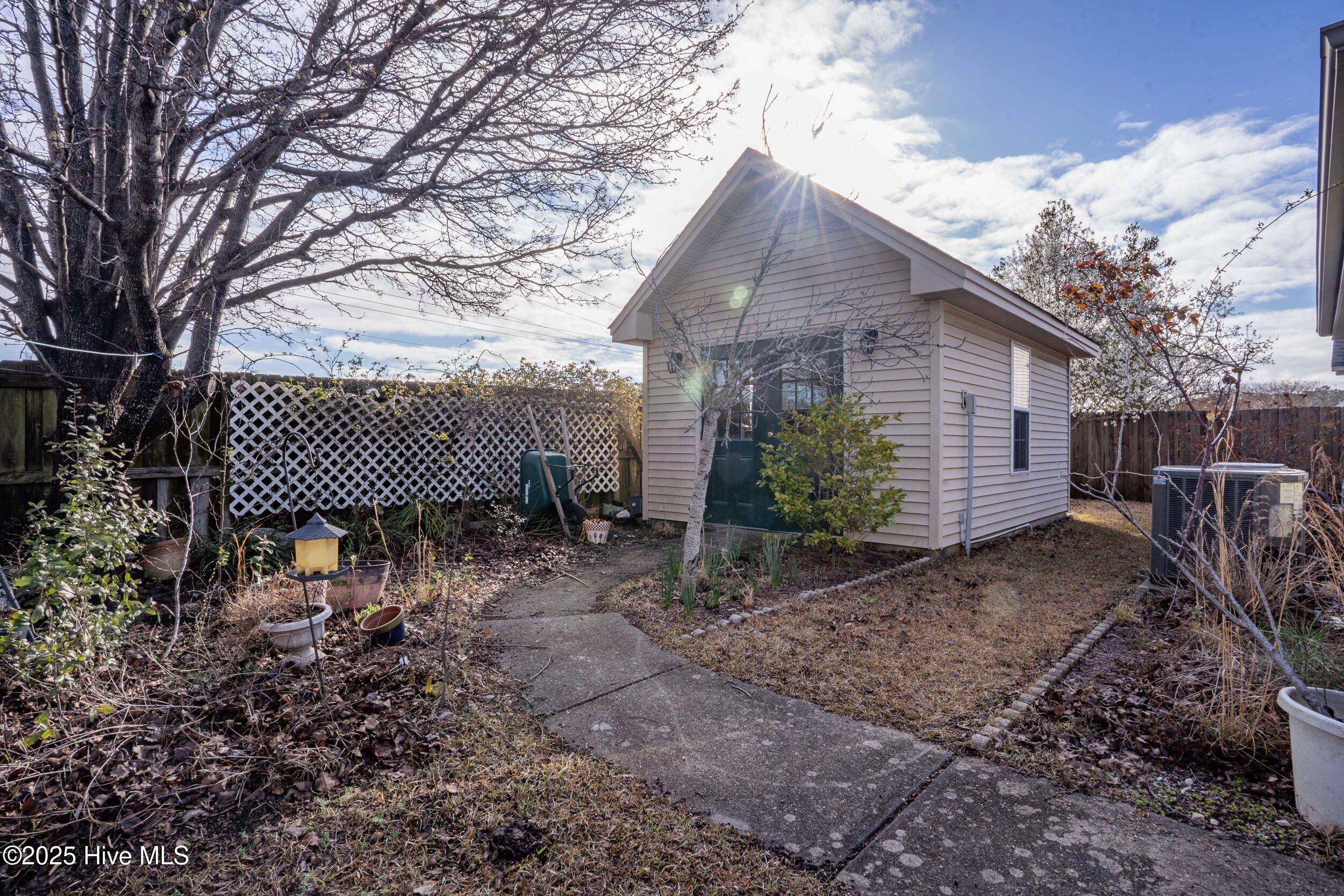 5323 Sun Coast Drive Property Photo 25