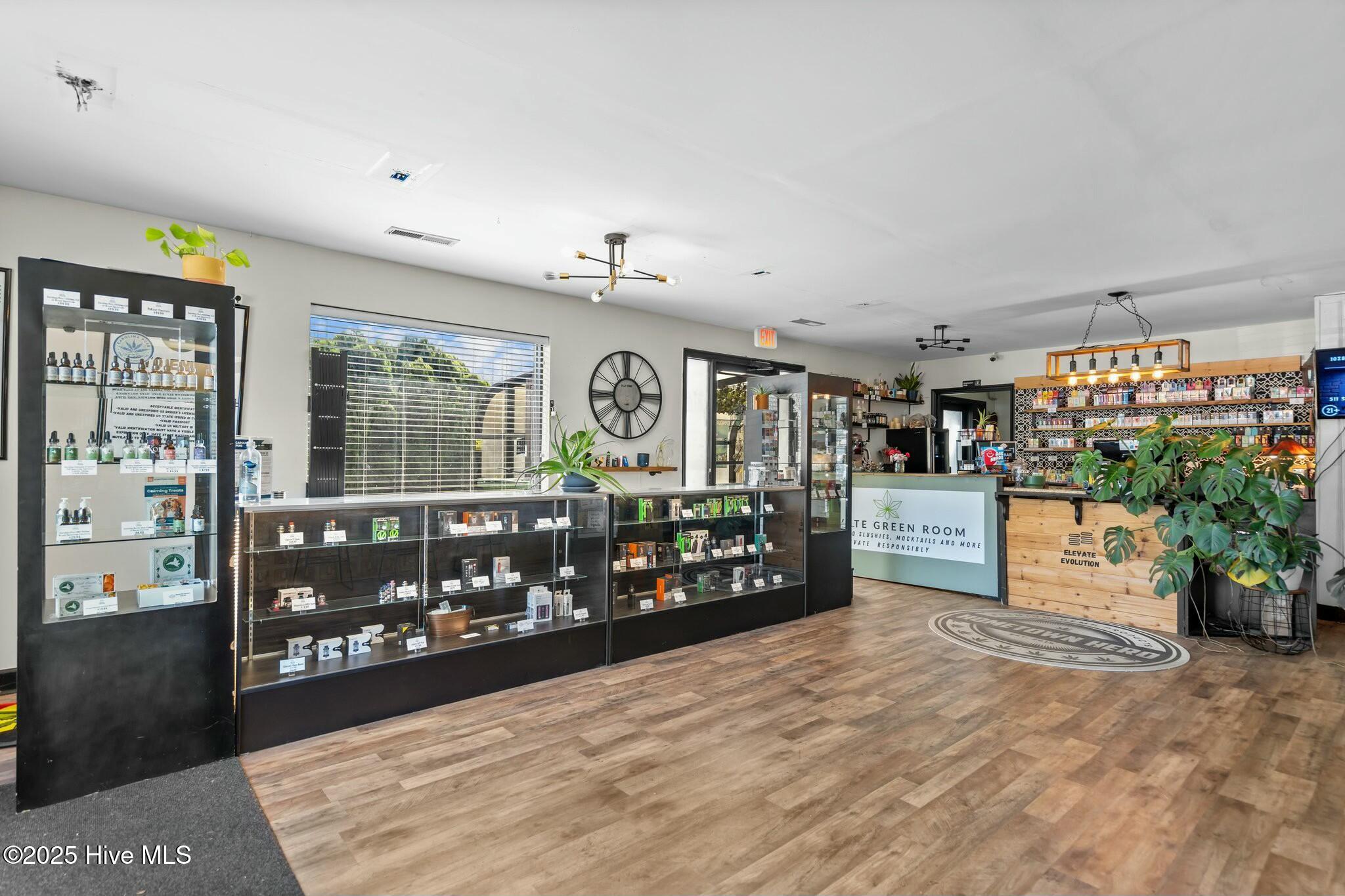 1028 S College Road Property Photo 10