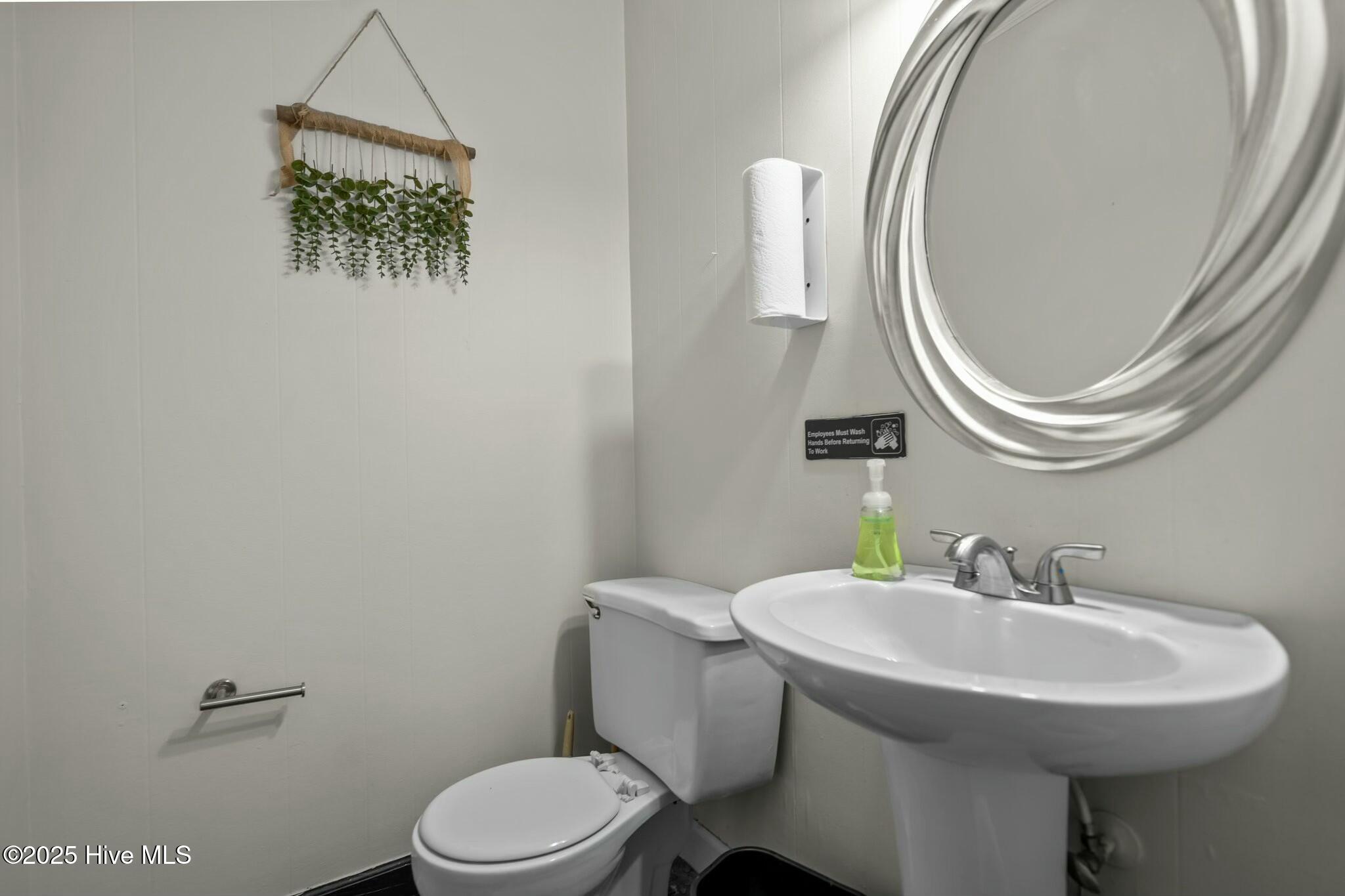 1028 S College Road Property Photo 11