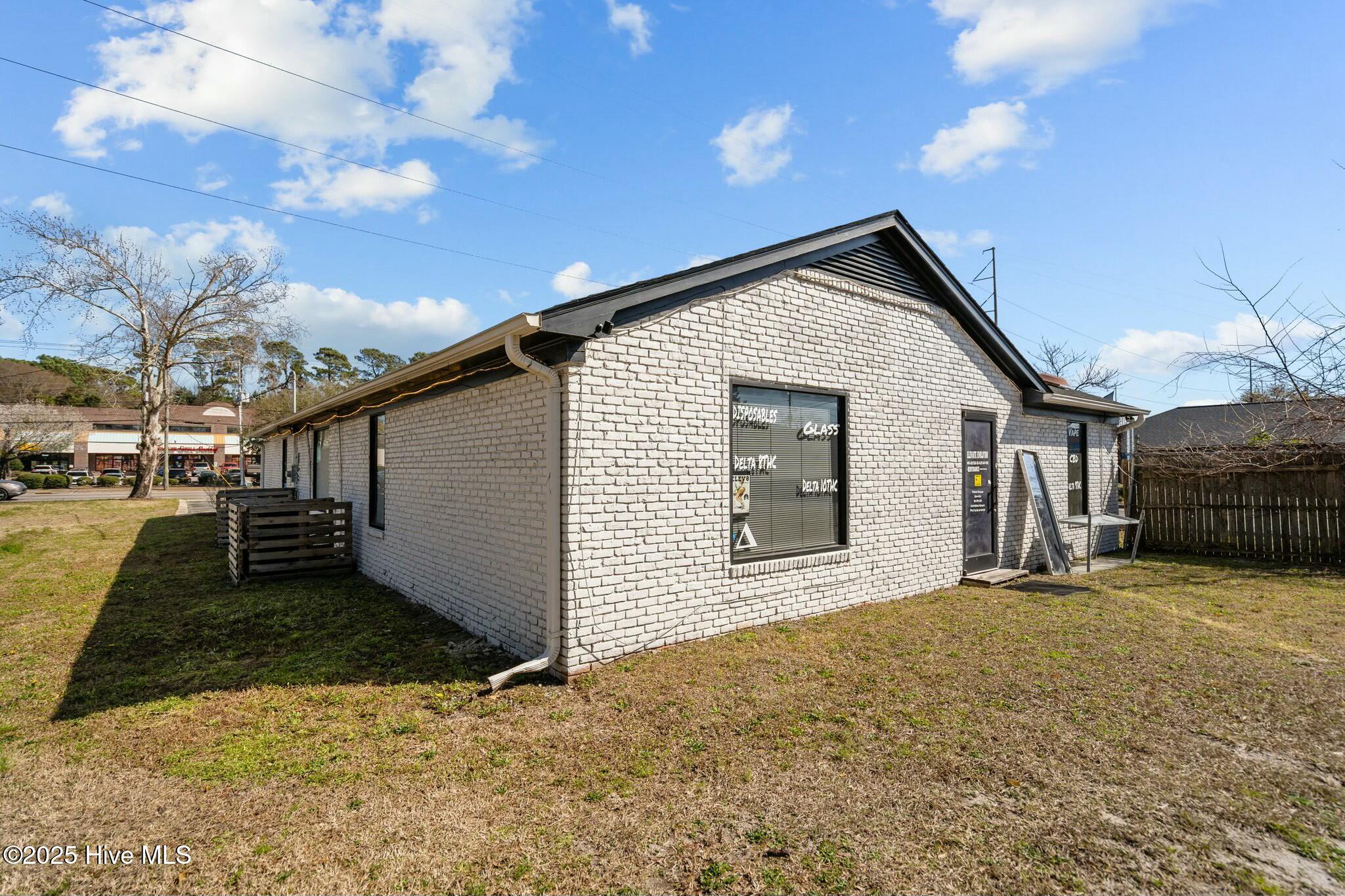 1028 S College Road Property Photo 23
