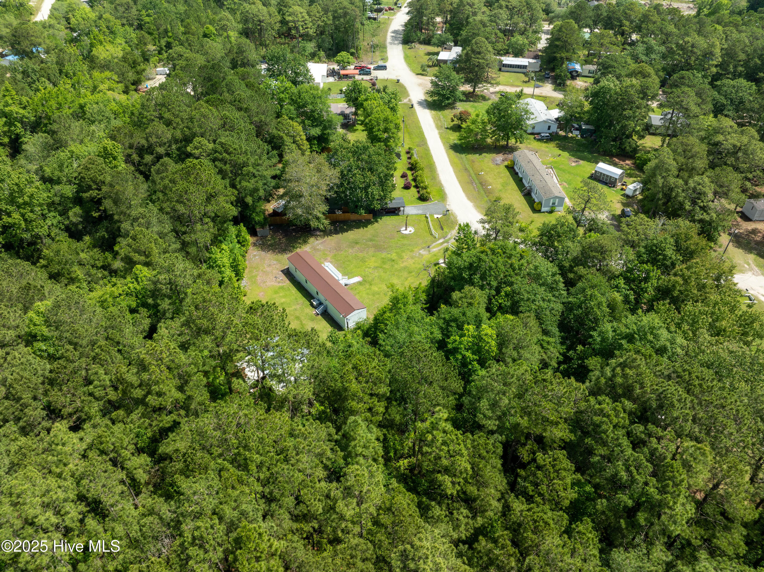 858-864 Cockleshell Drive Property Photo 5