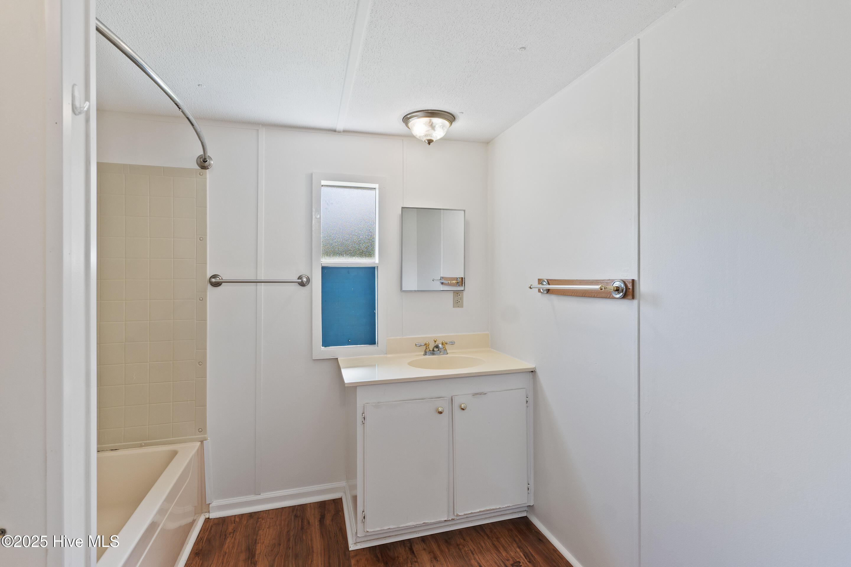 858-864 Cockleshell Drive Property Photo 14