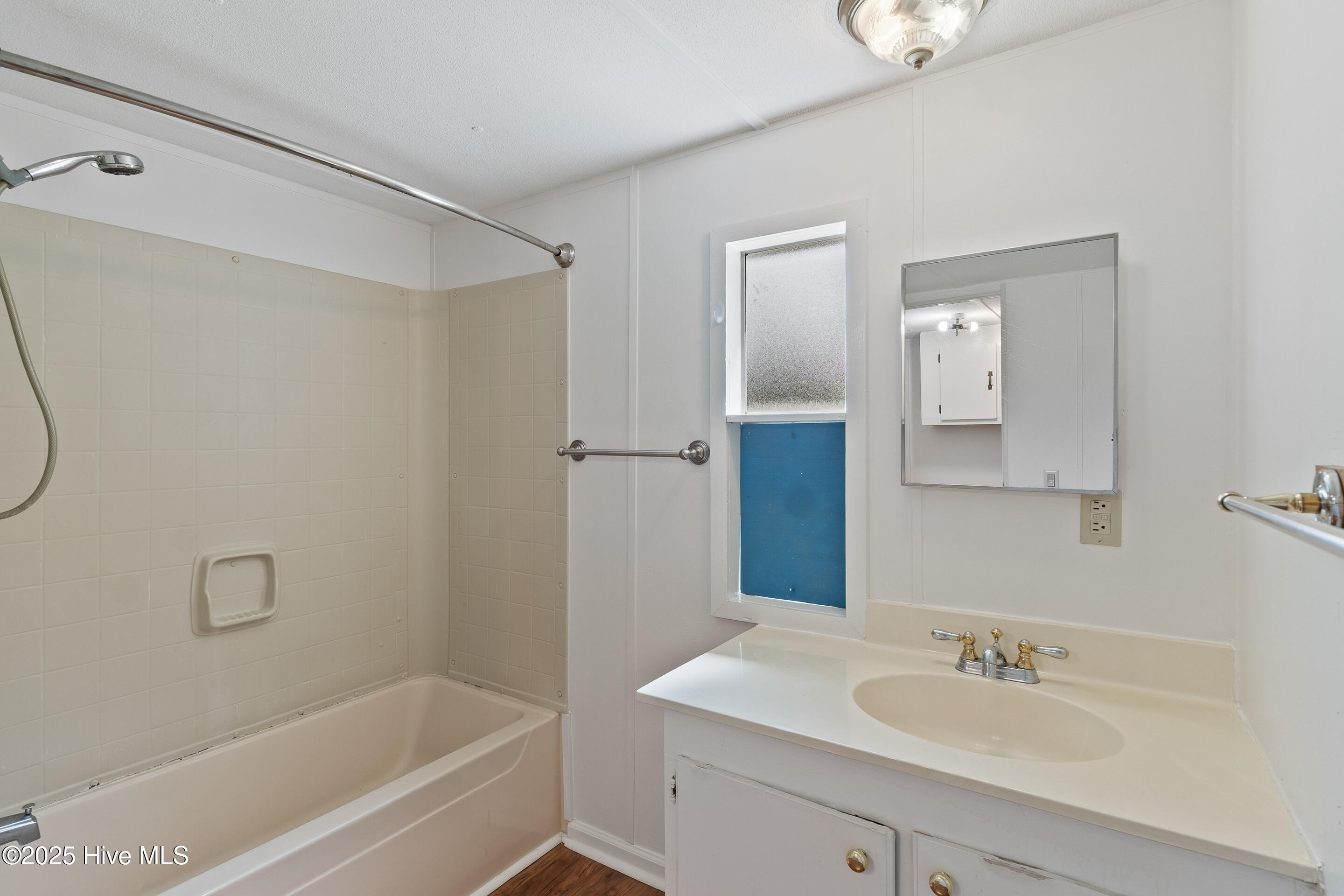 858-864 Cockleshell Drive Property Photo 15