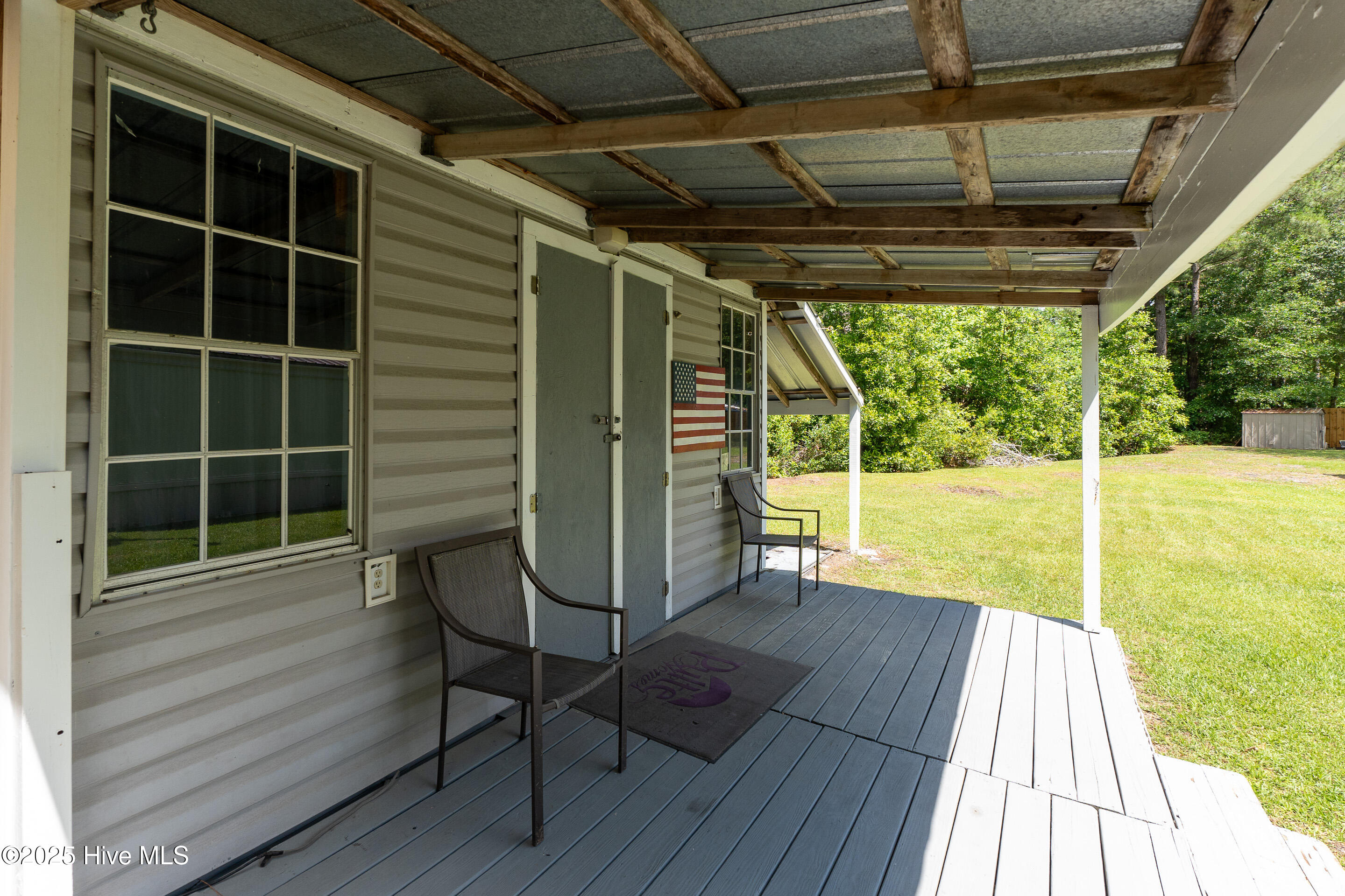 858-864 Cockleshell Drive Property Photo 21