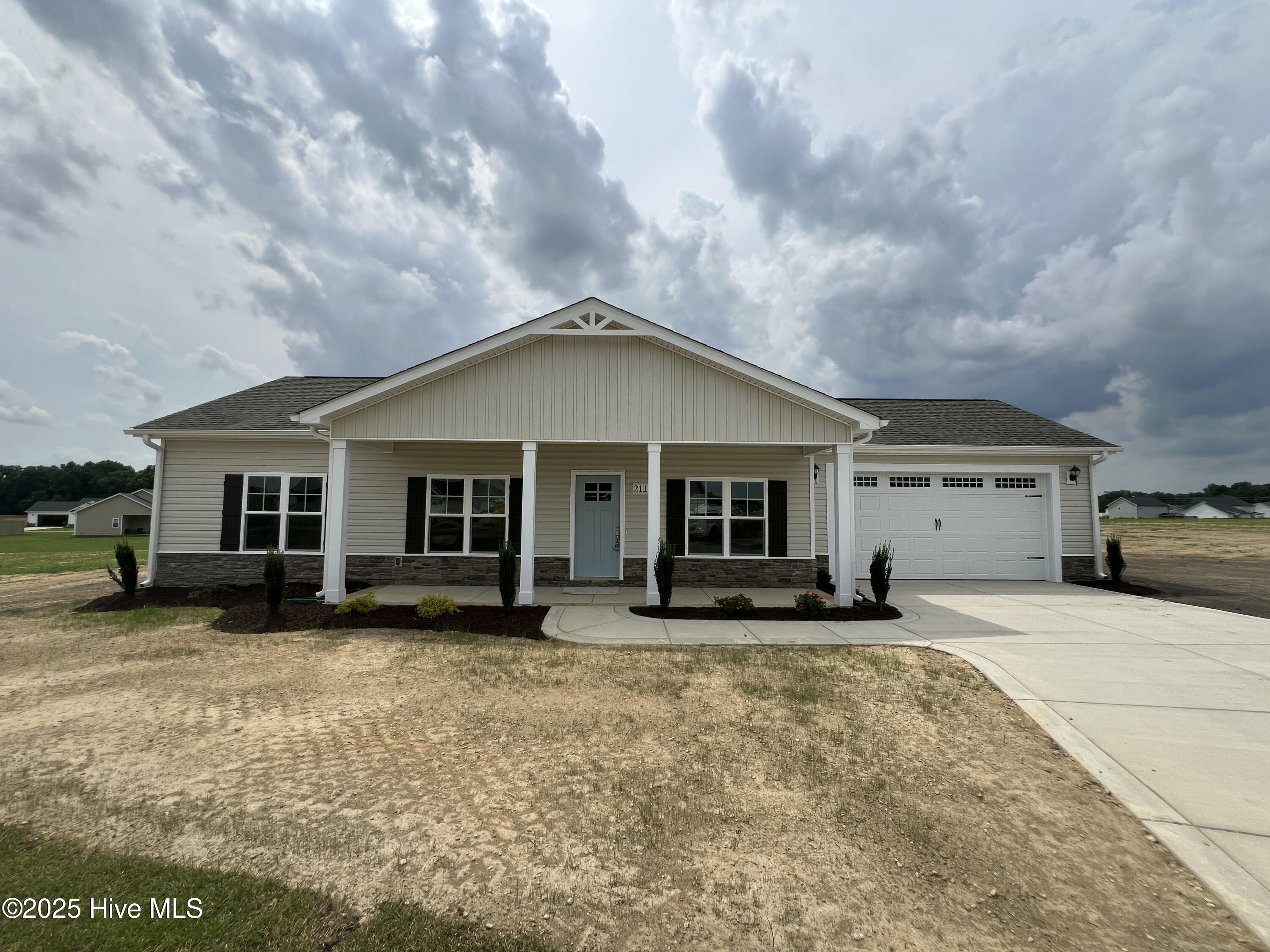 211 Dunbar Hill Drive Property Photo 1