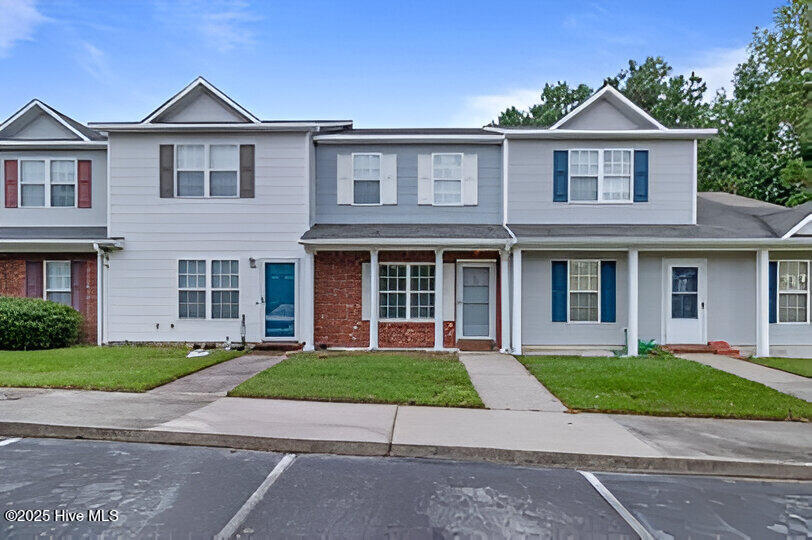 305 Meadowbrook Lane Property Photo