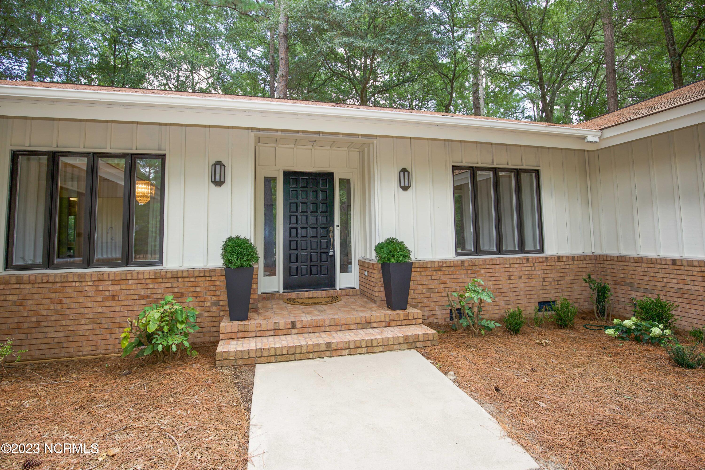 95 Merion Circle Property Photo 2