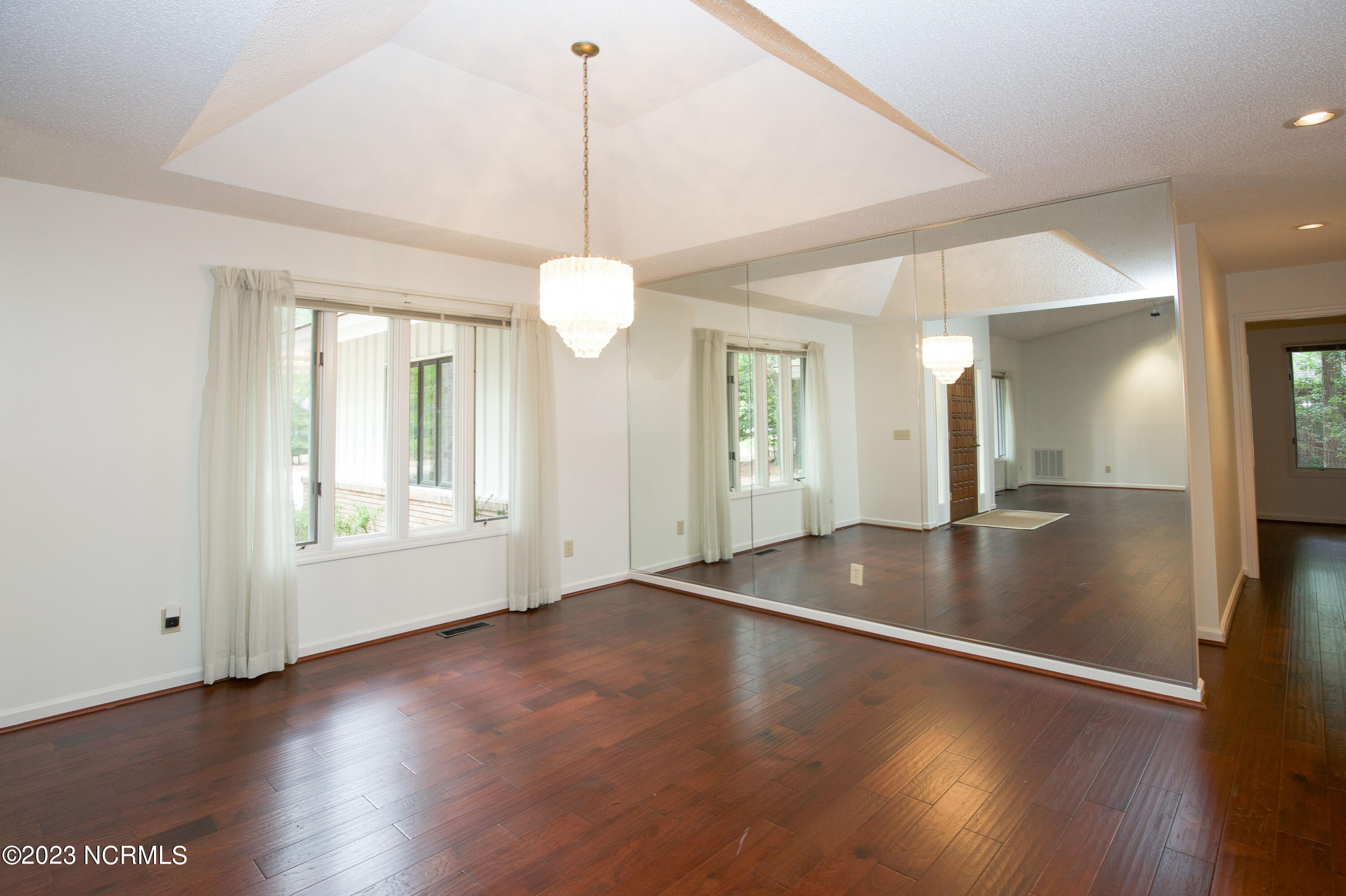 95 Merion Circle Property Photo 11