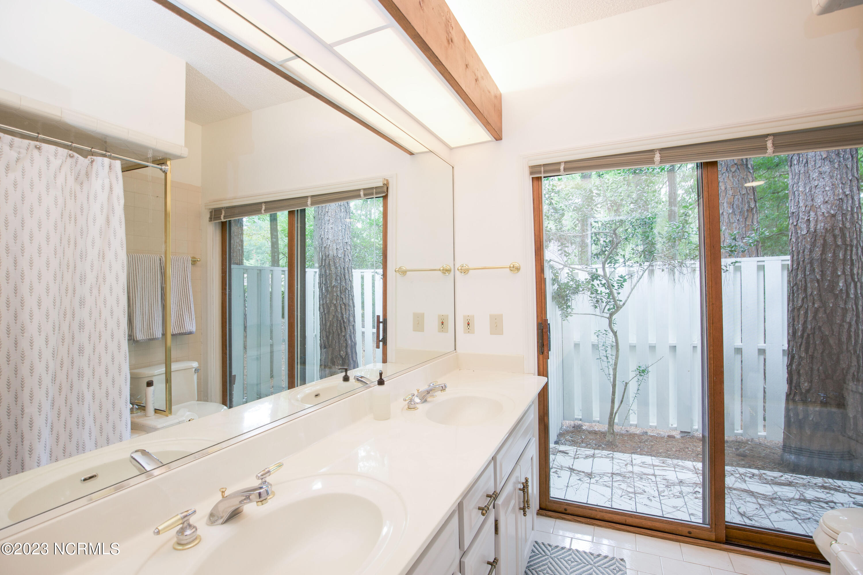 95 Merion Circle Property Photo 29