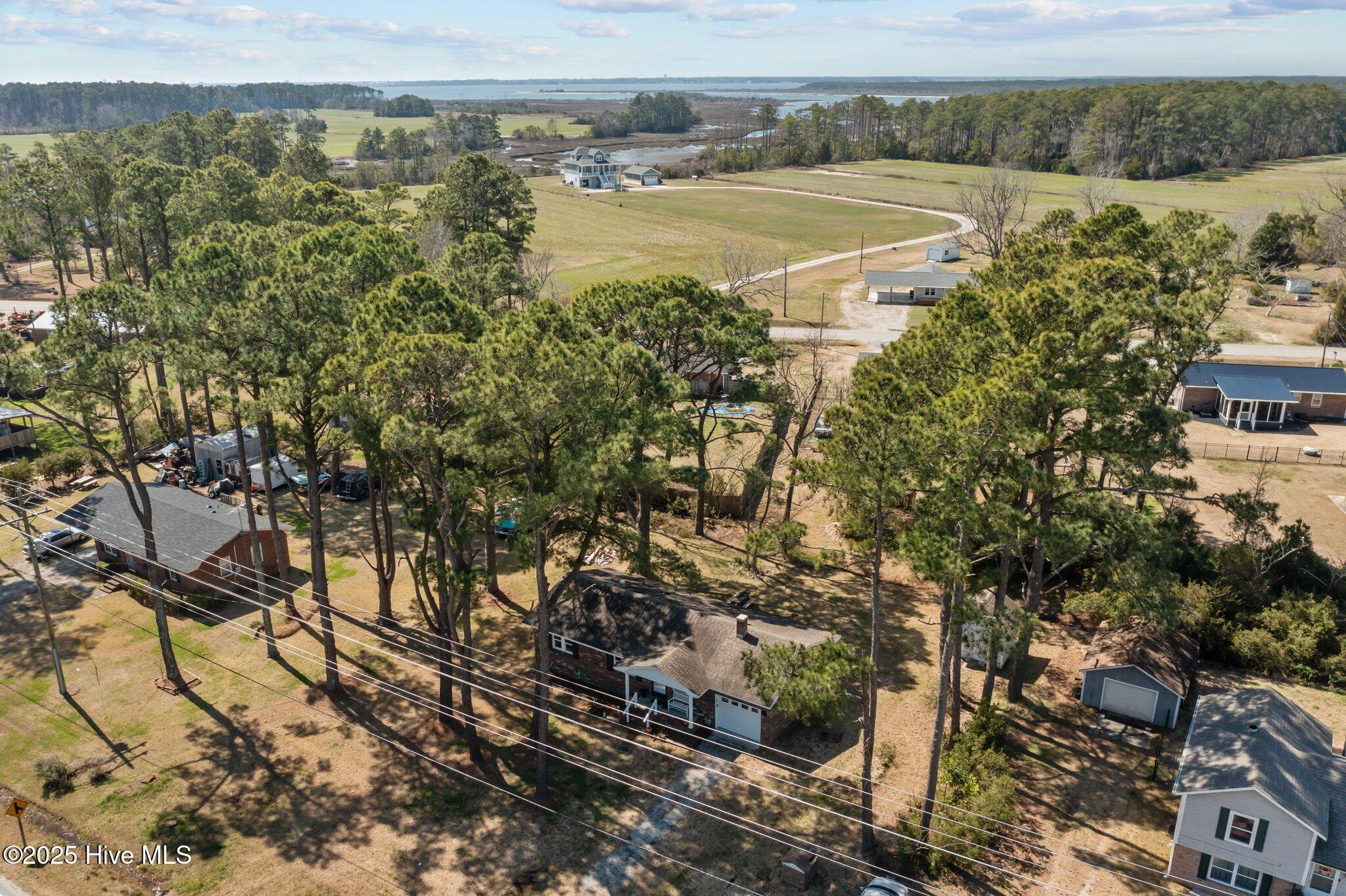2075 Highway 101 Property Photo
