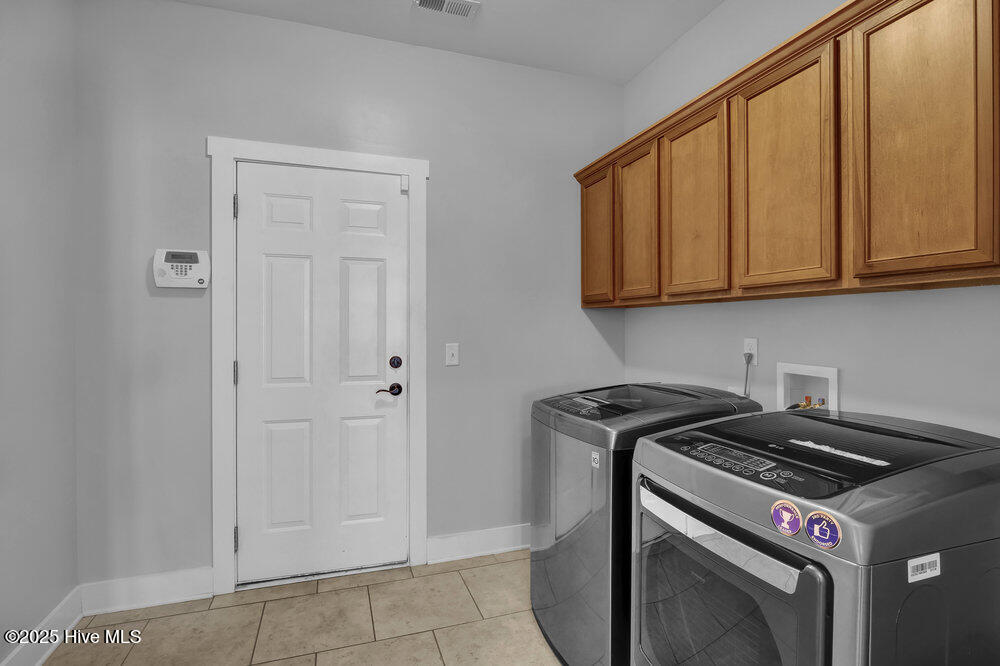 8414 Max Flite Way Property Photo 14