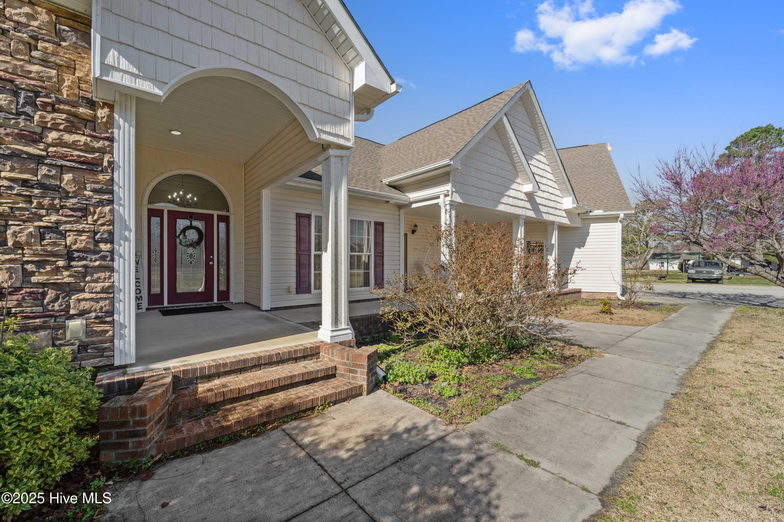 825 Nine Mile Road Property Photo 1