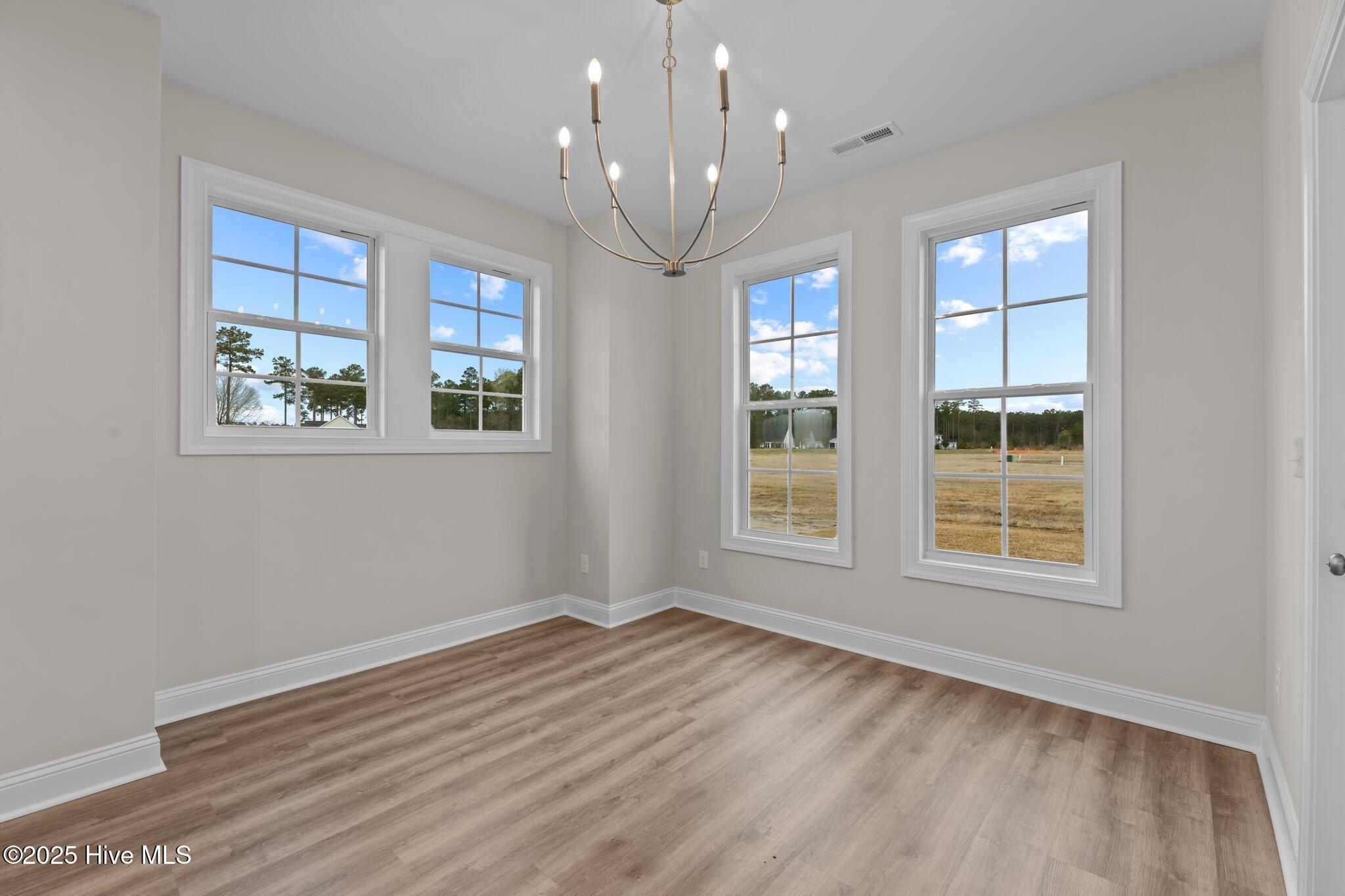 1009 Aston Way Property Photo 12