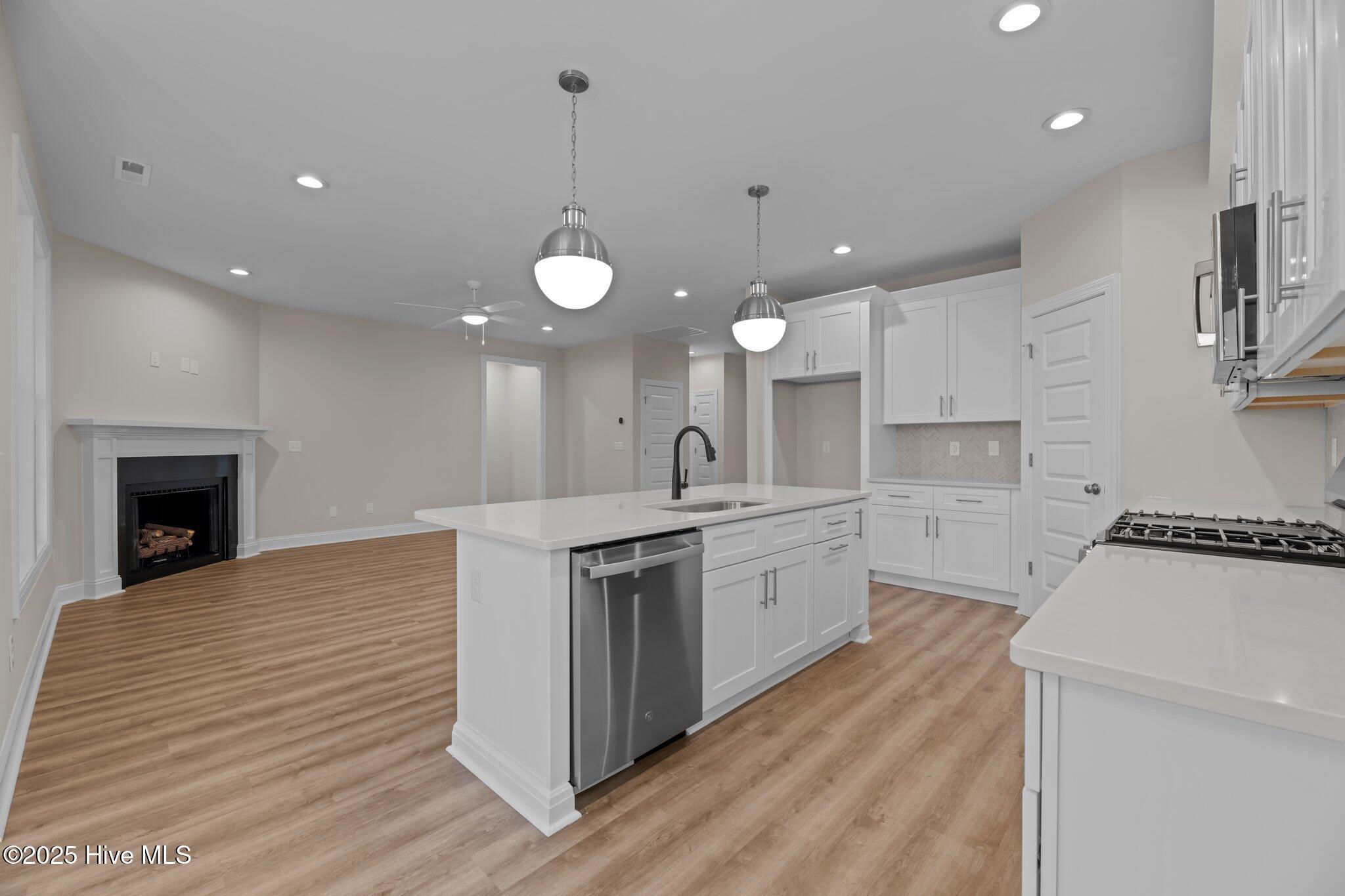 1009 Aston Way Property Photo 13