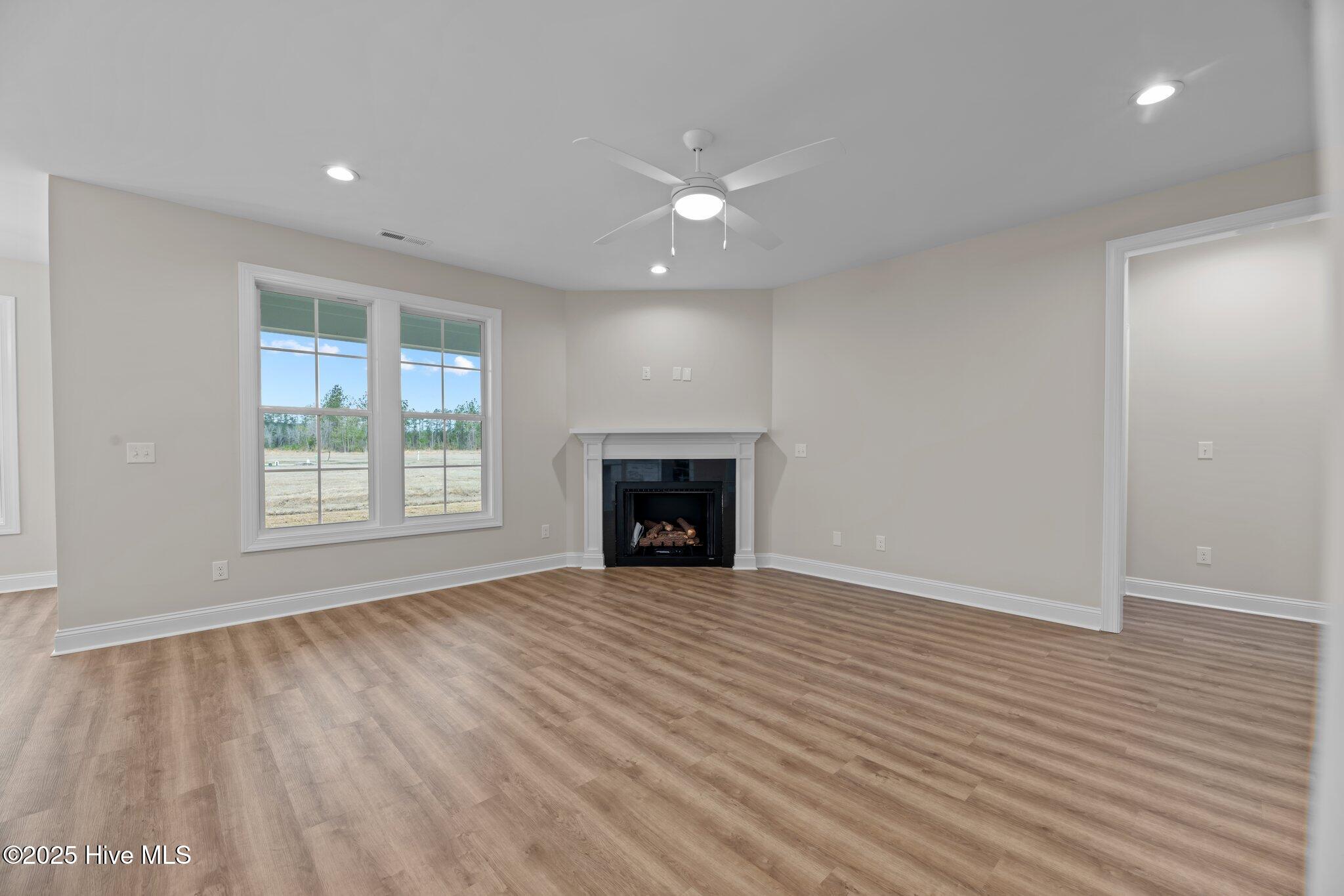 1009 Aston Way Property Photo 15
