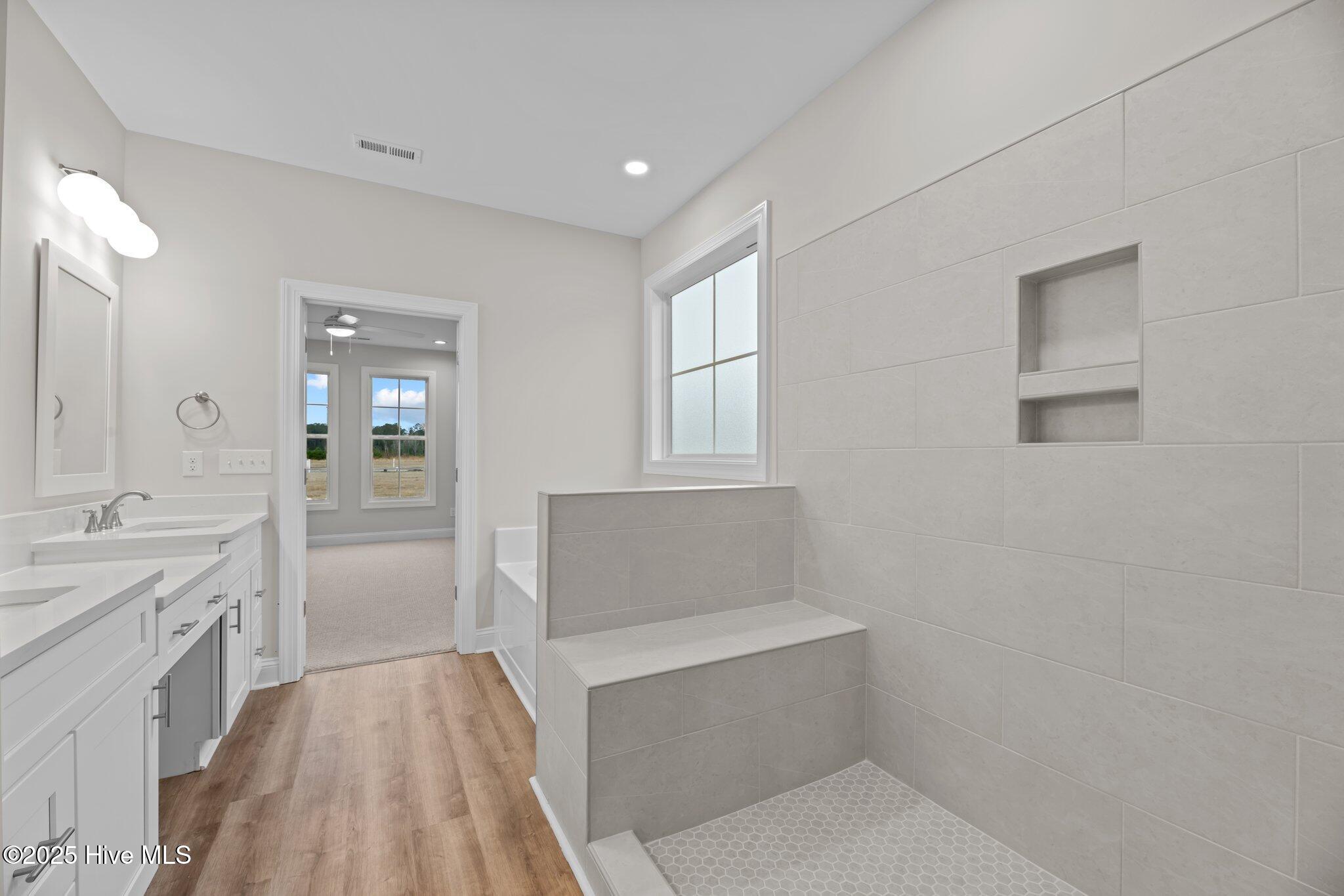 1009 Aston Way Property Photo 33