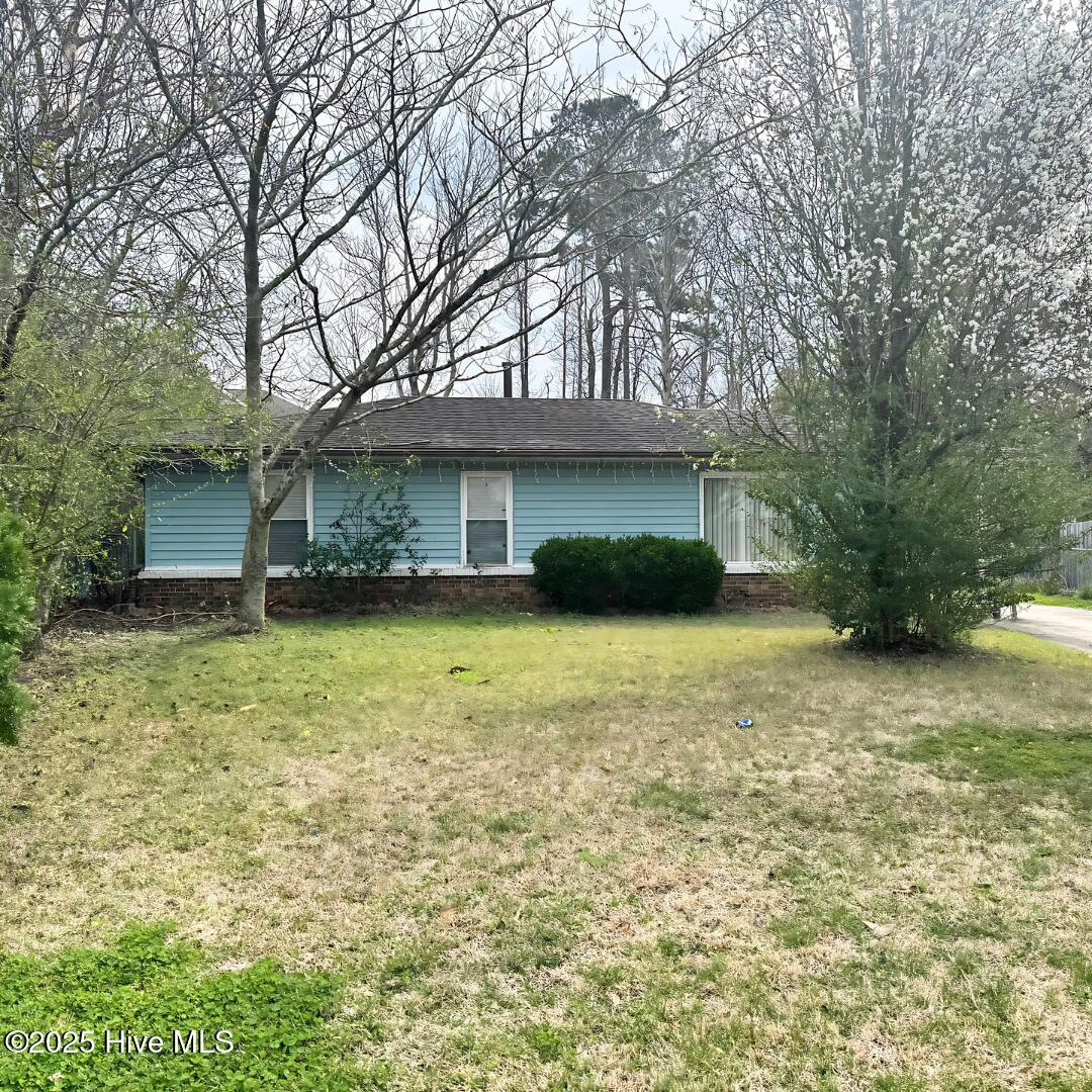 1122 E Stewart Circle Property Photo