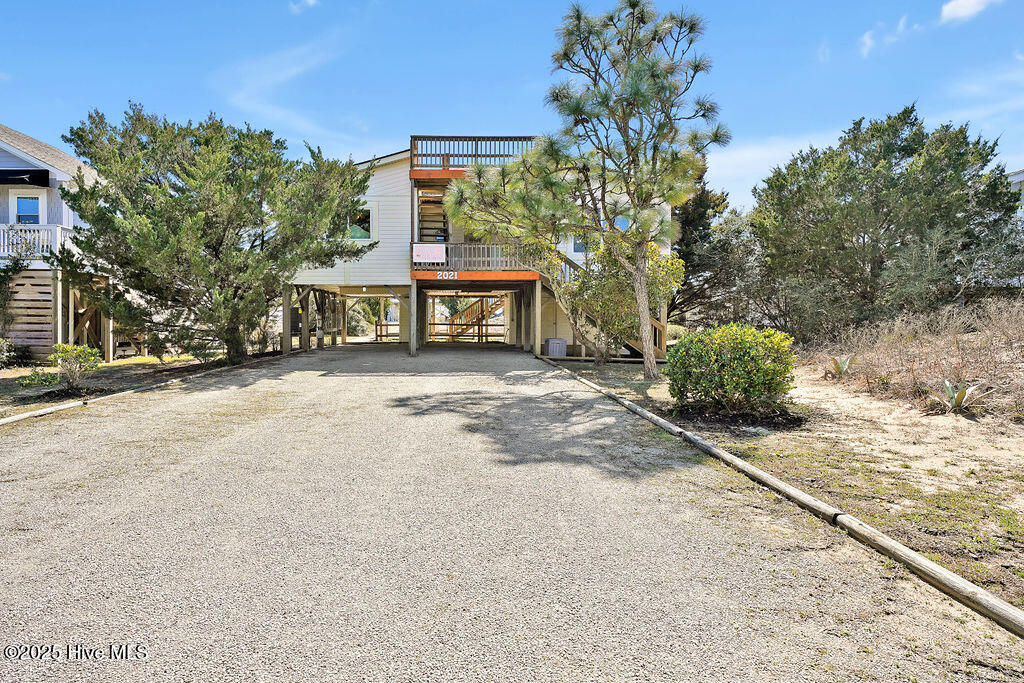 2021 W Dolphin Drive Property Photo 1